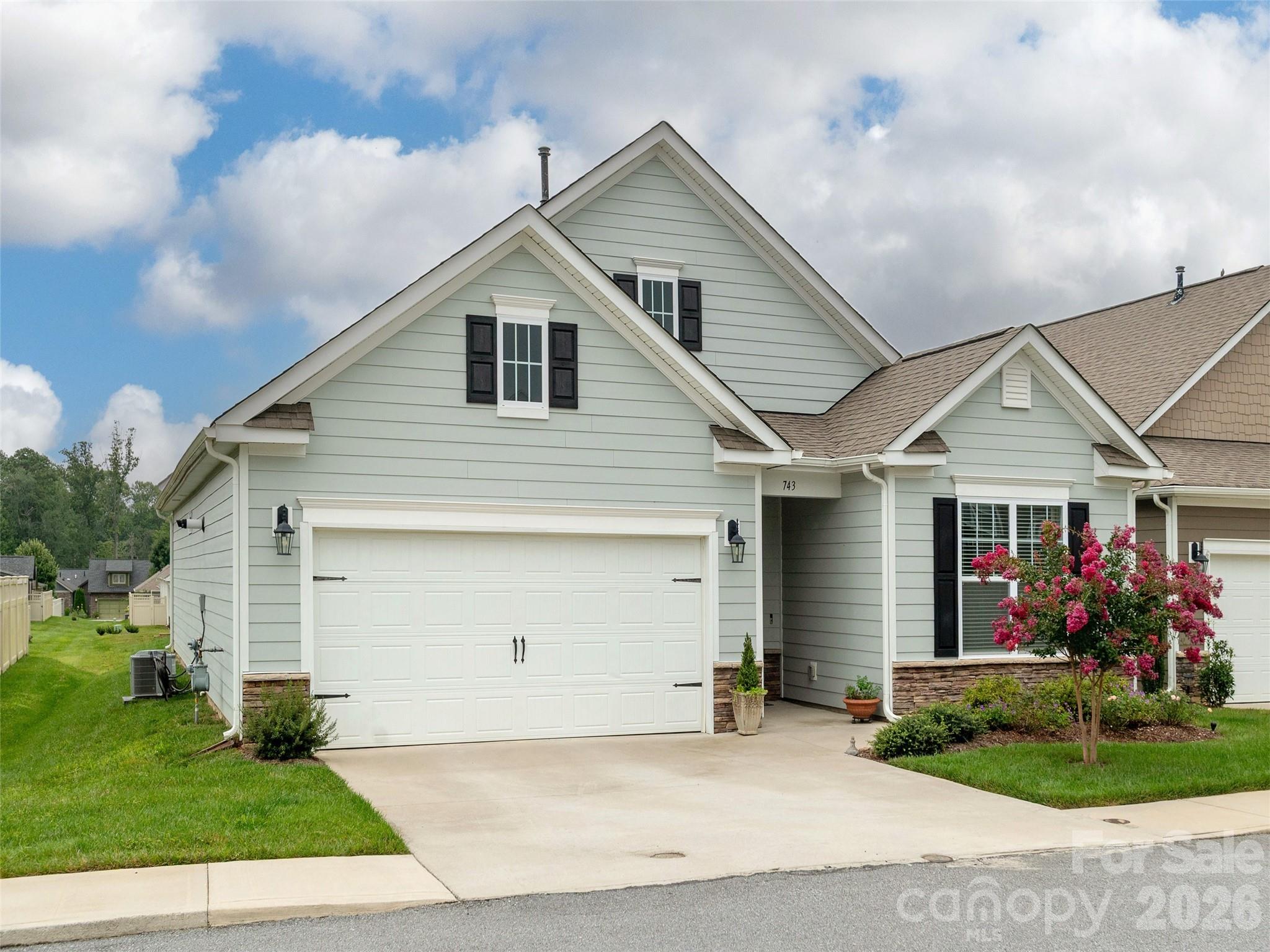 743 Summerfield Place Property Photo 37
