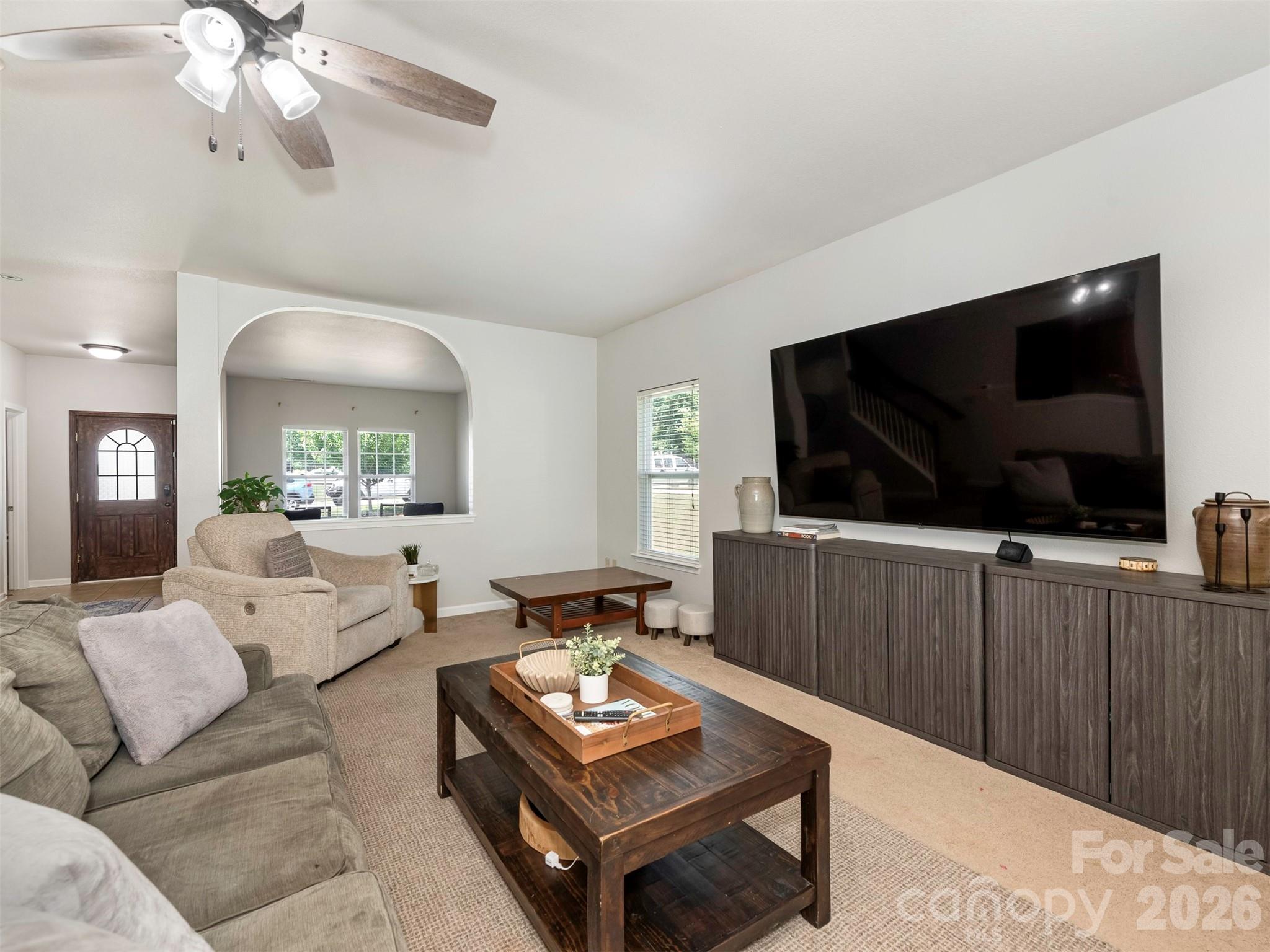 941 Capetown Lane Property Photo 4