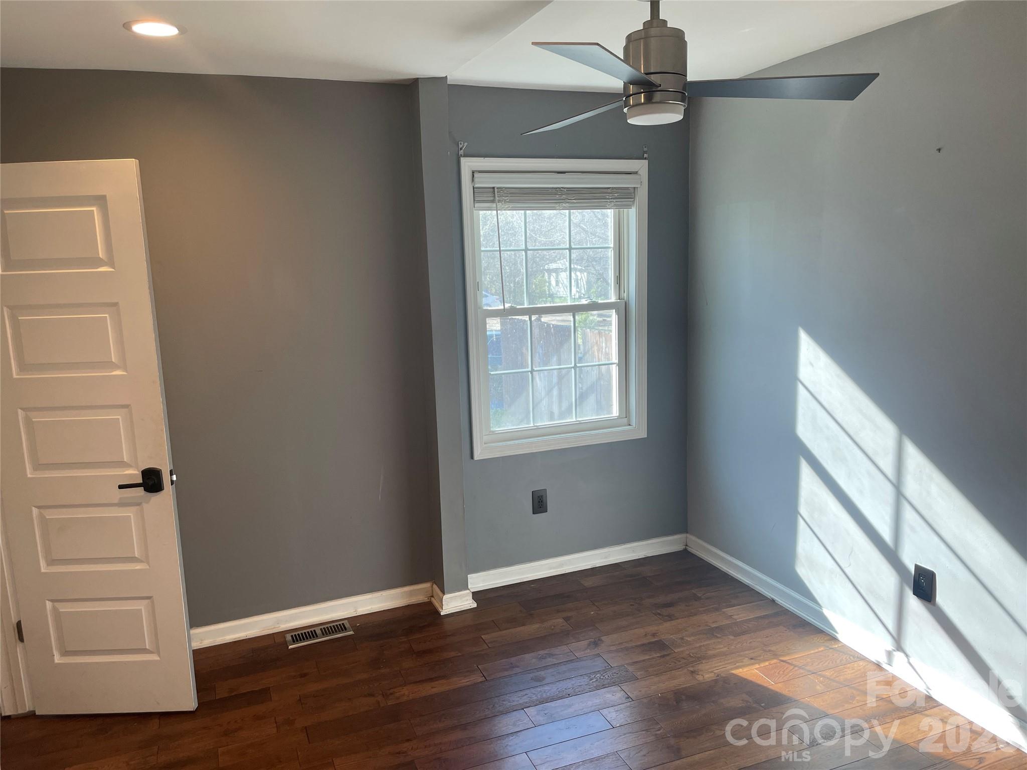 110 Sterling Street Property Photo 5