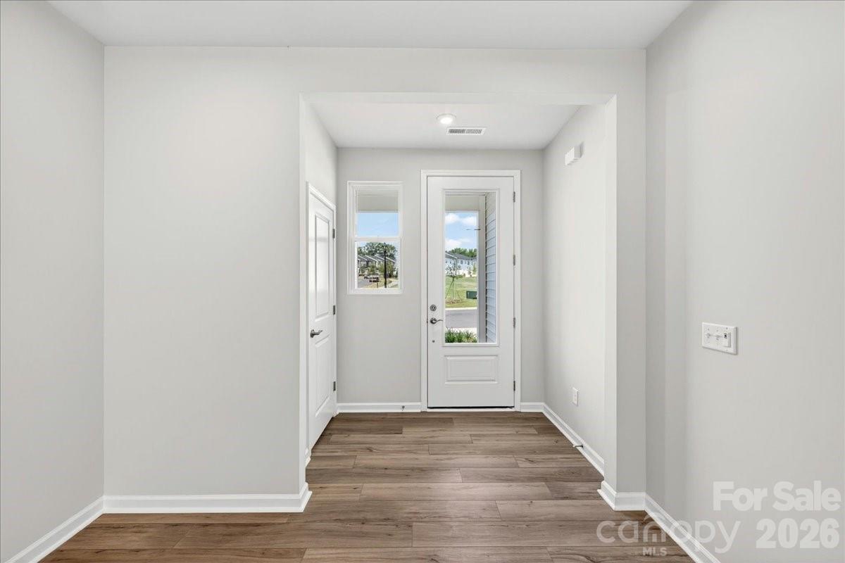 6049 Longar Lane Property Photo 4