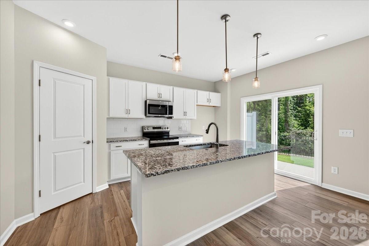6049 Longar Lane Property Photo 10