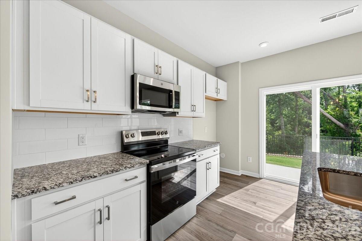 6049 Longar Lane Property Photo 11