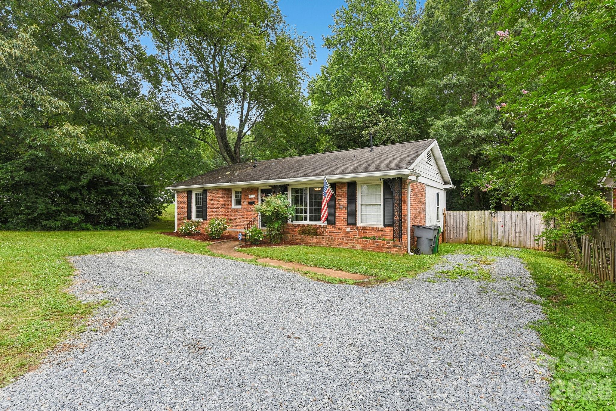 933 Clanton Road Property Photo 2