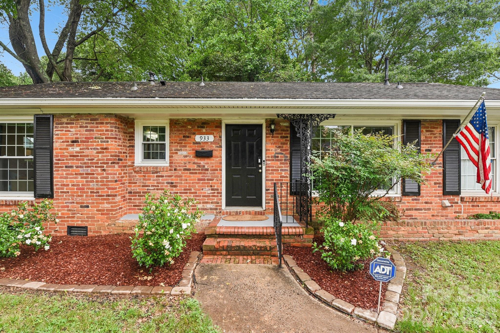 933 Clanton Road Property Photo 3