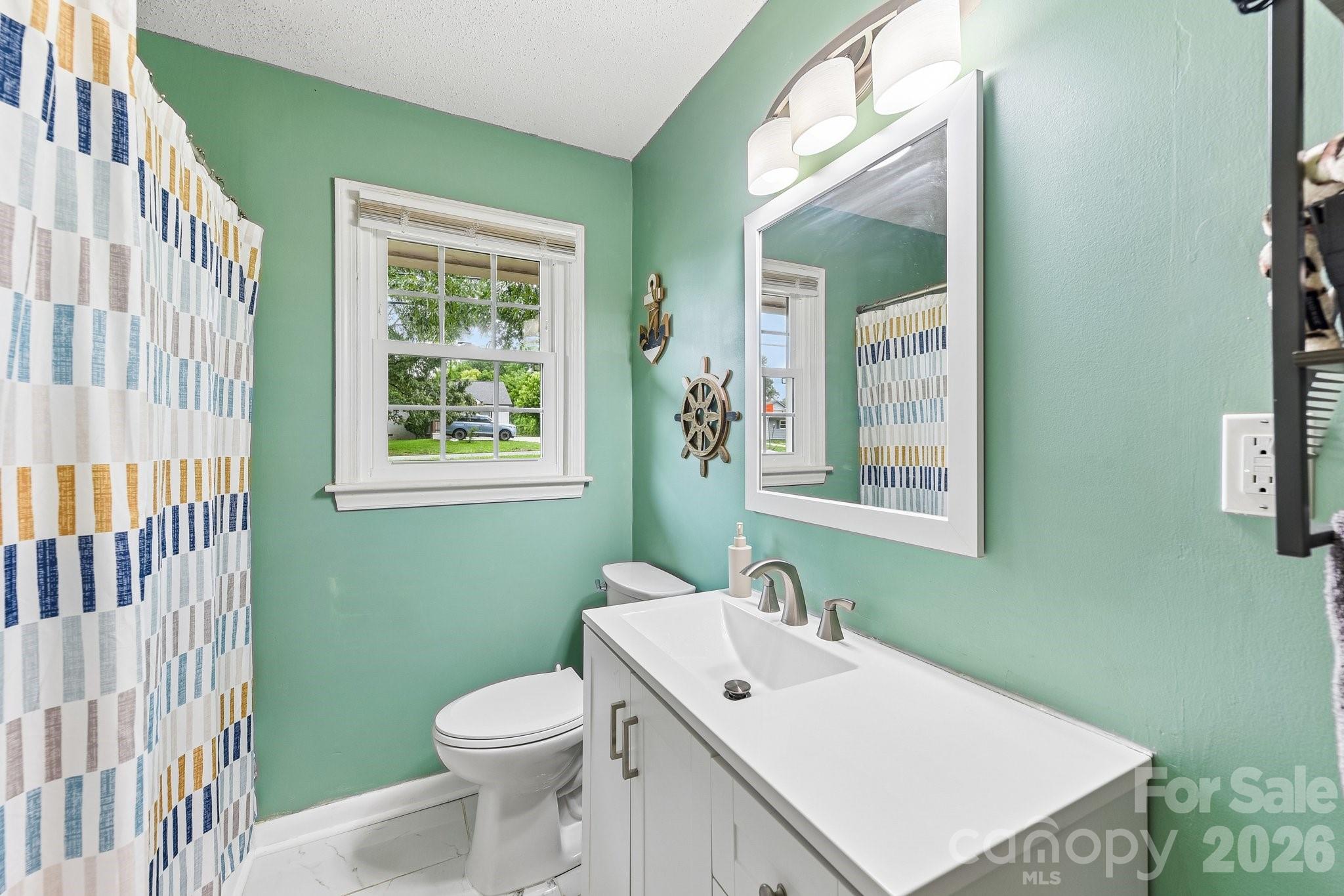 933 Clanton Road Property Photo 14