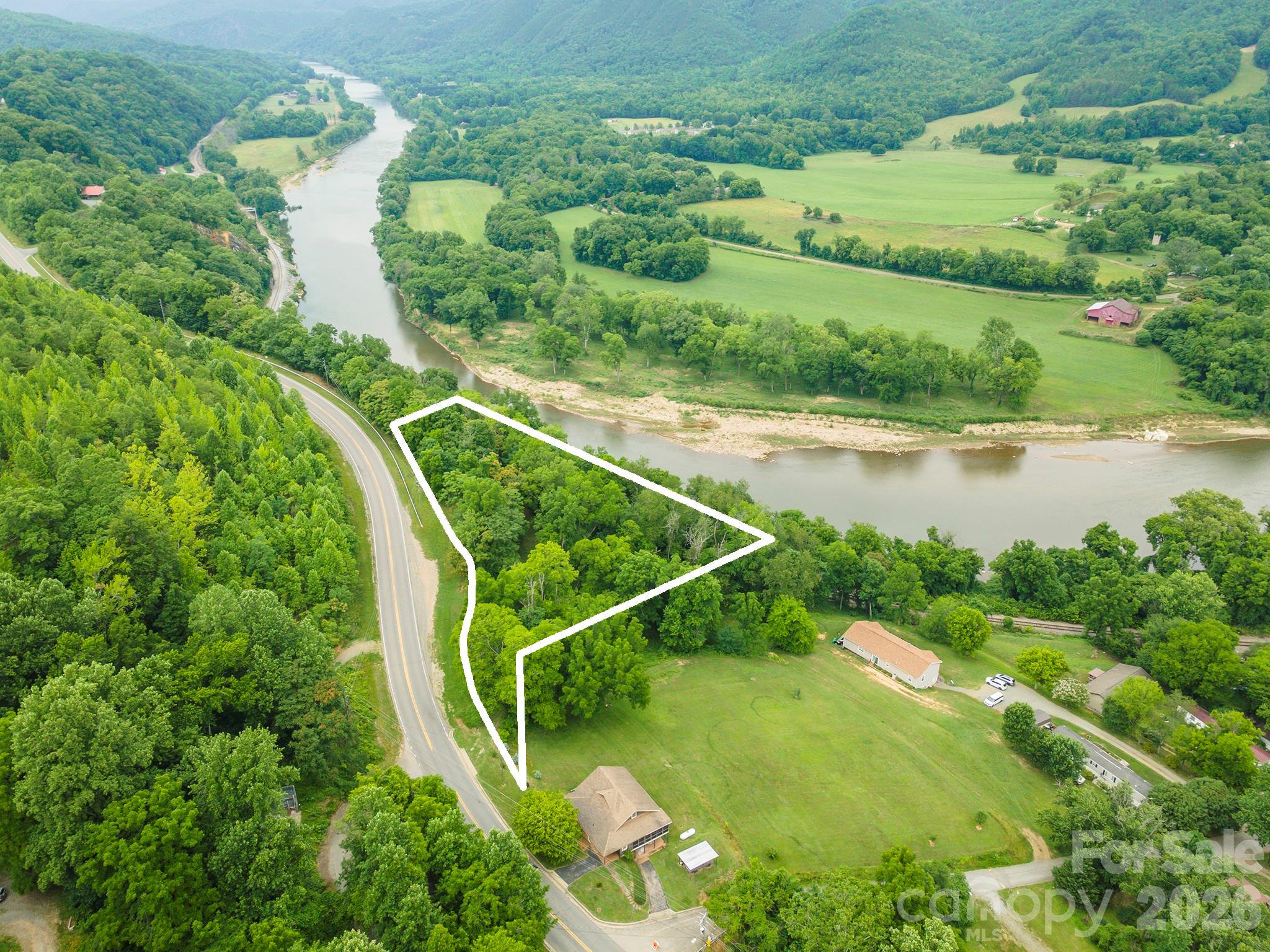 588 Us 25/70 Highway Property Photo 1