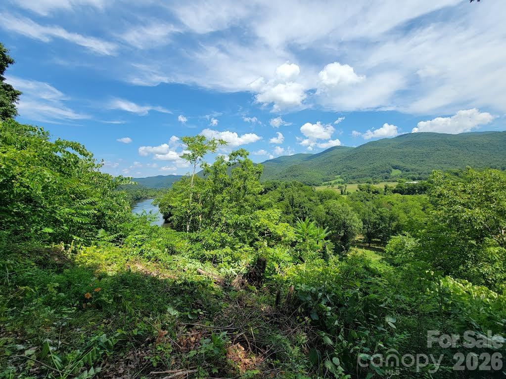 588 Us 25/70 Highway Property Photo 3