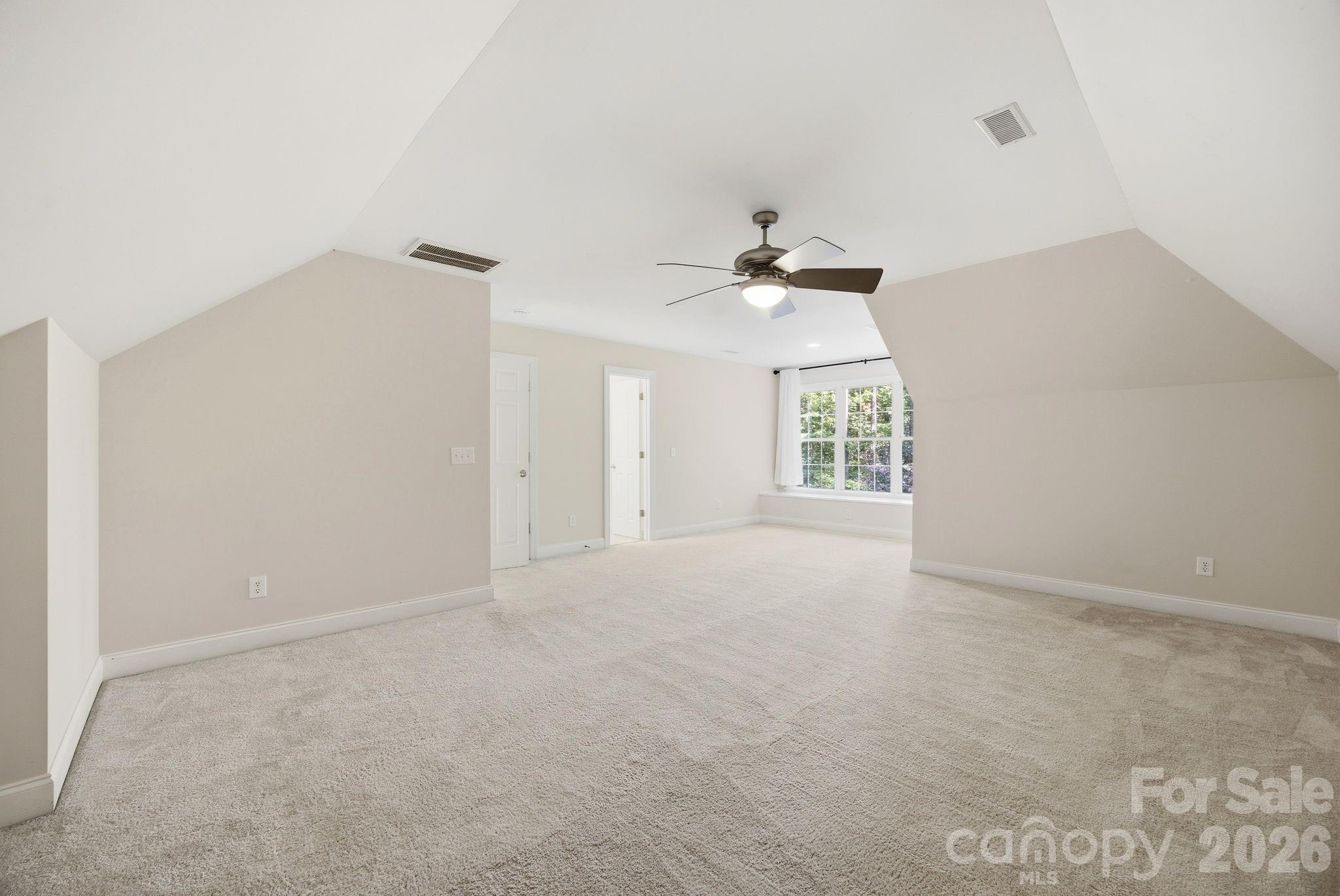 125 Wyndham Way Property Photo 38