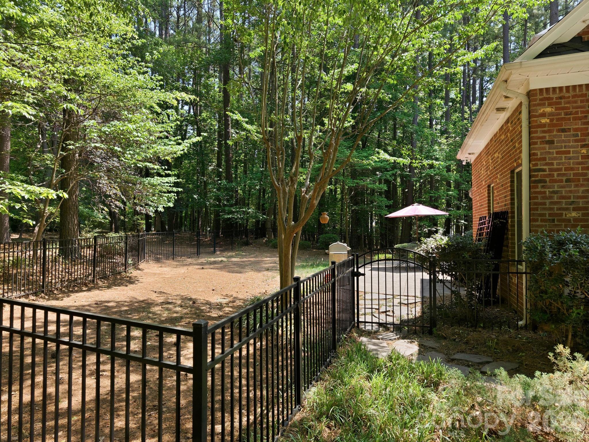 125 Wyndham Way Property Photo 41