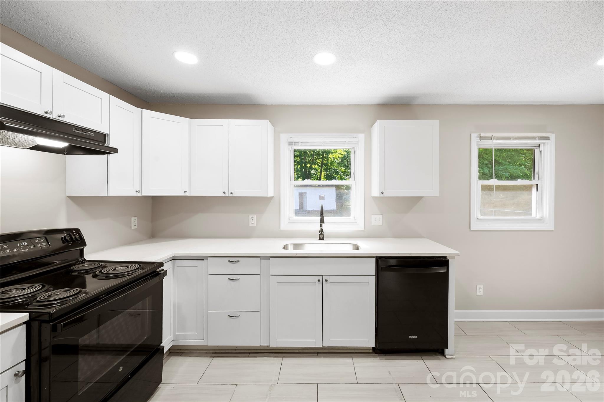 723 Vancouver Lane Property Photo 3