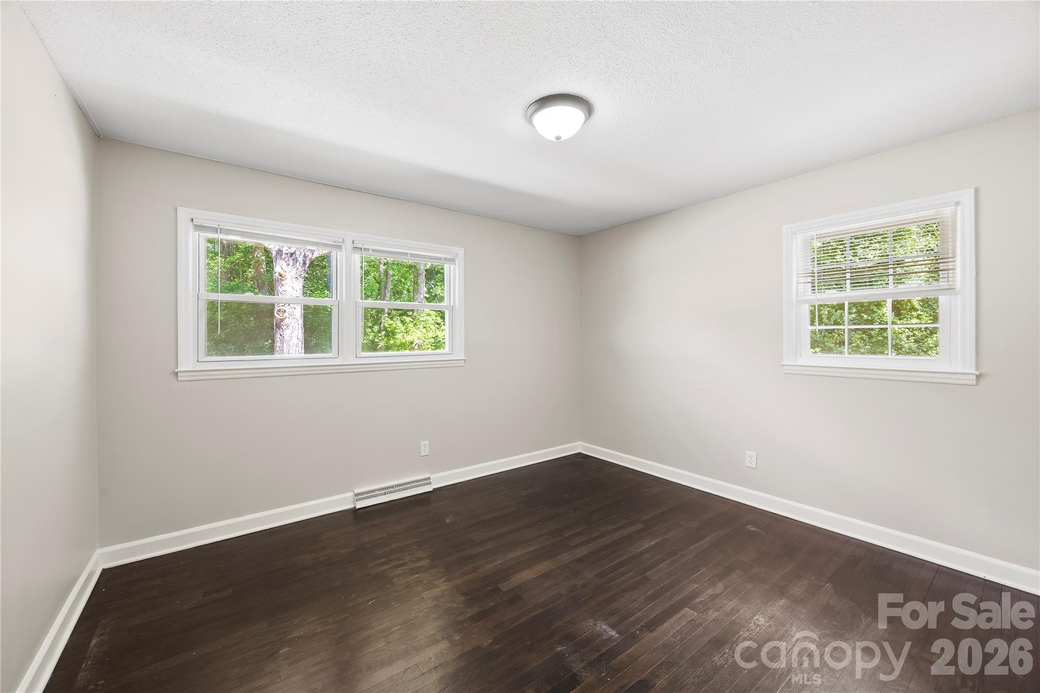 723 Vancouver Lane Property Photo 4