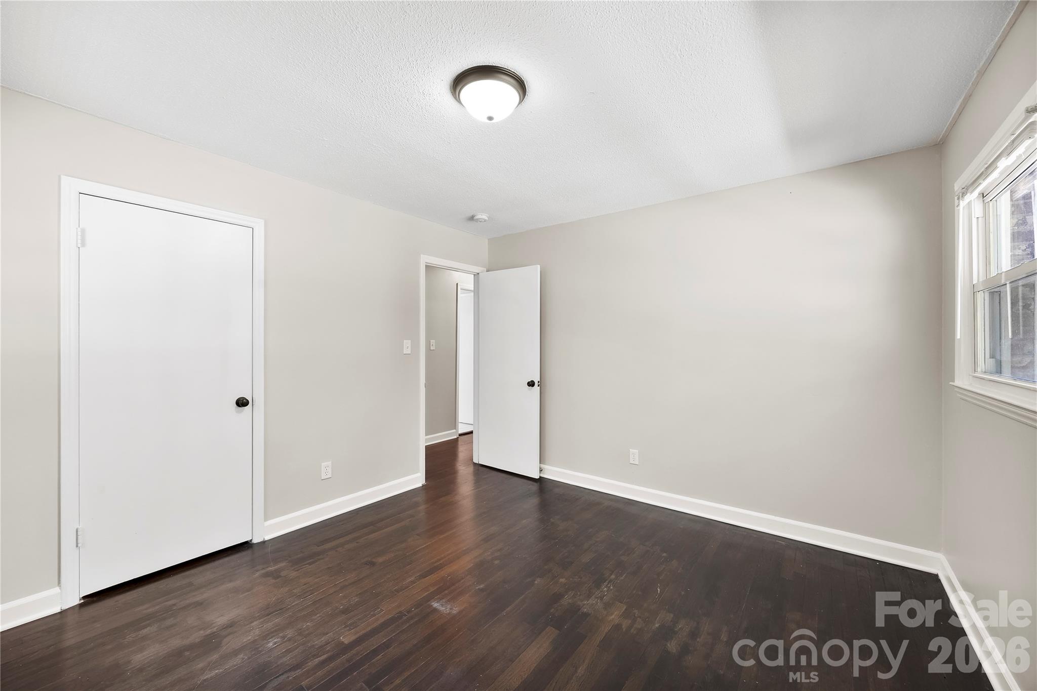 723 Vancouver Lane Property Photo 5