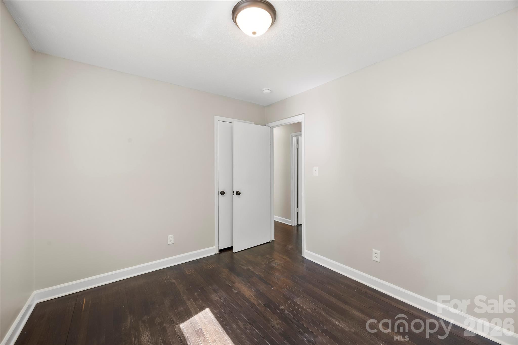 723 Vancouver Lane Property Photo 6