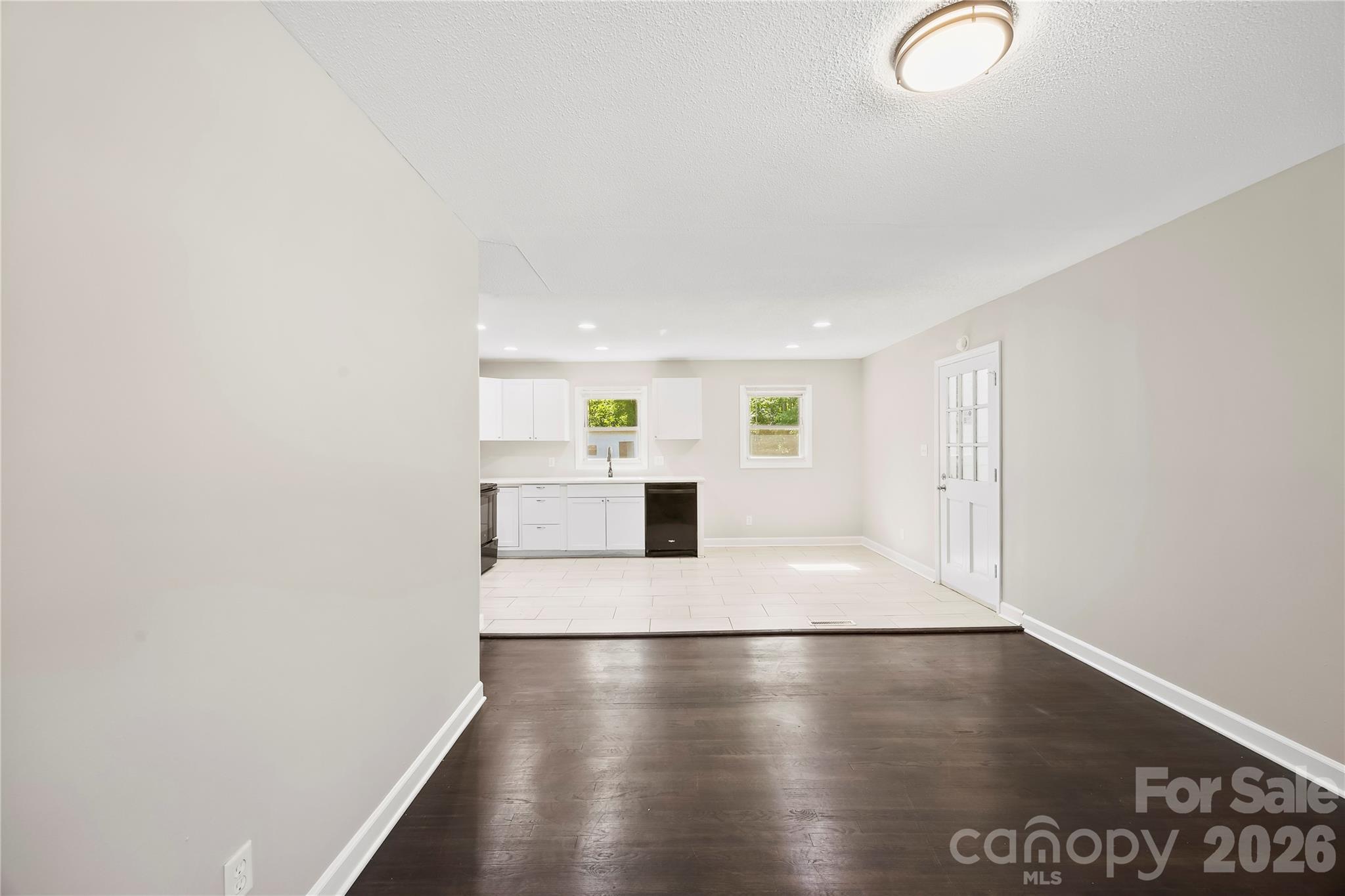 723 Vancouver Lane Property Photo 7