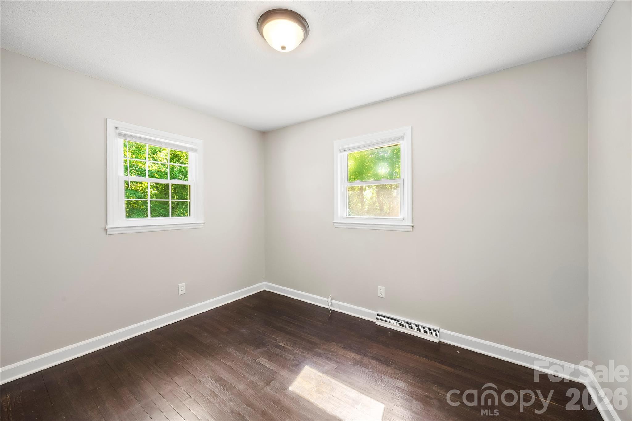 723 Vancouver Lane Property Photo 12