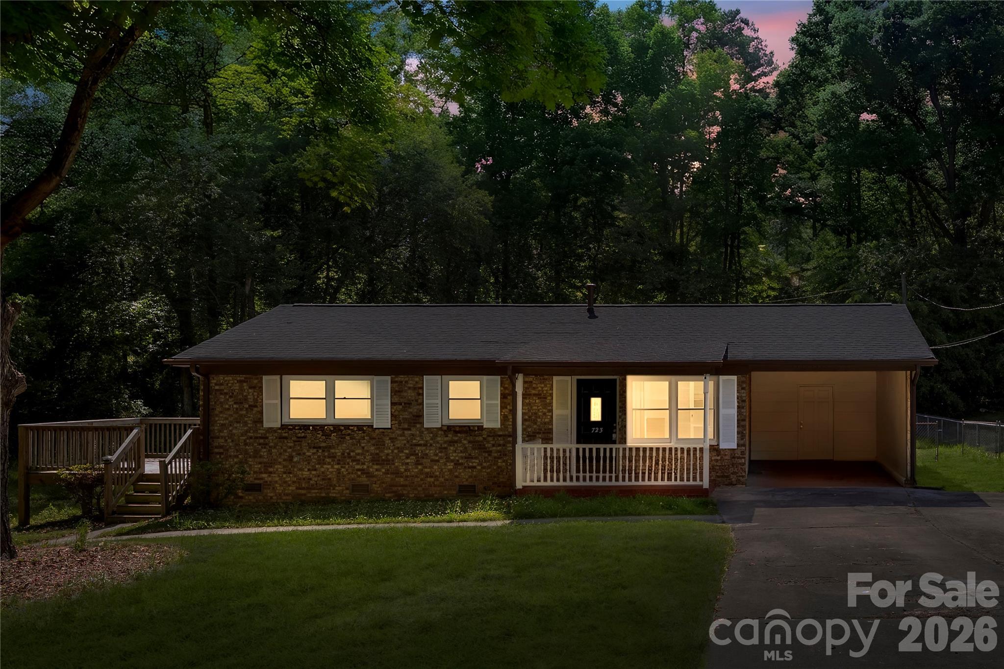 723 Vancouver Lane Property Photo 17