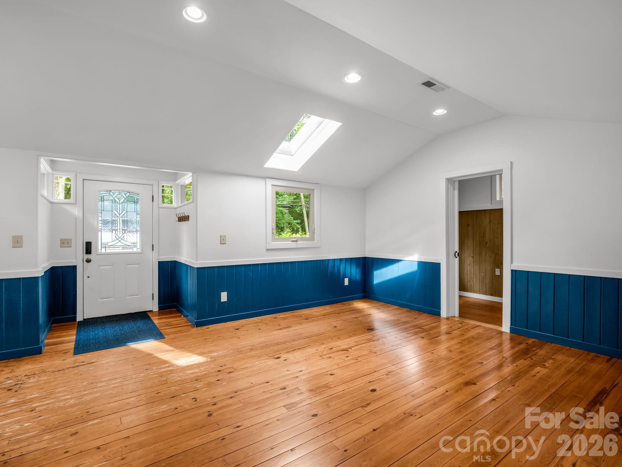 701 Azalea Avenue Property Photo 5