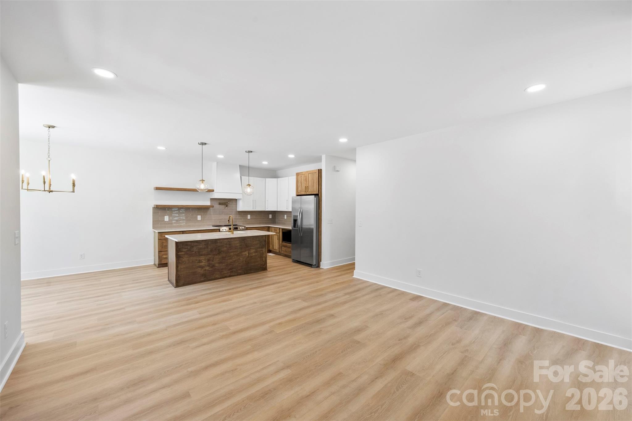 2555 Winfield Street Property Photo 5