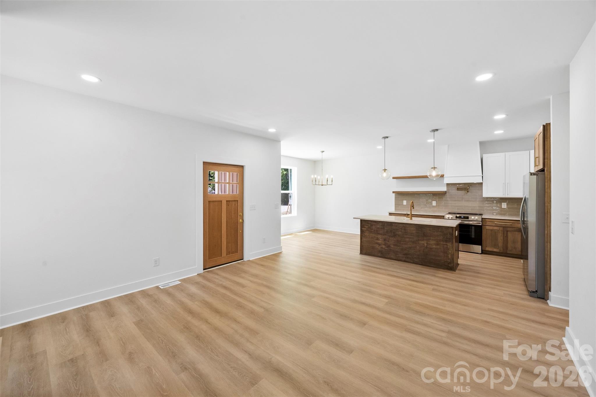 2555 Winfield Street Property Photo 6