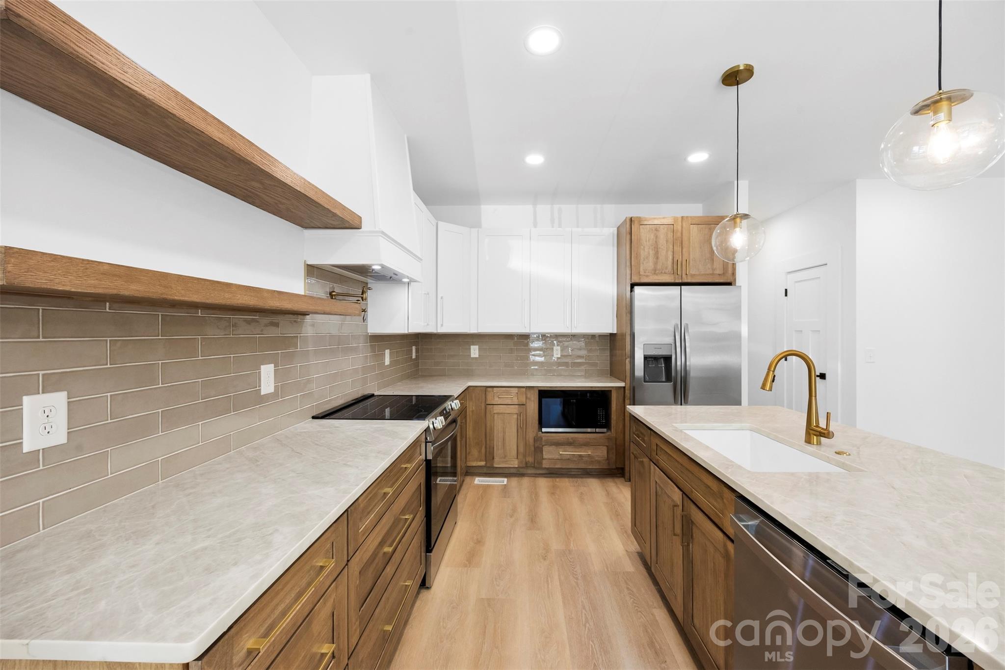 2555 Winfield Street Property Photo 8