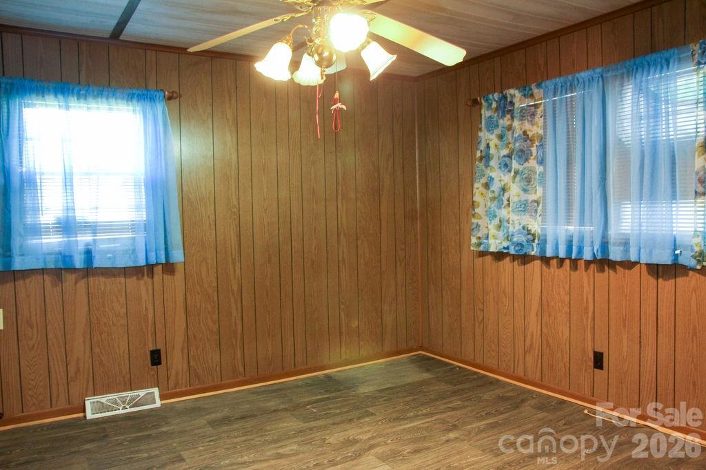 905 S 10th Street Property Photo 2