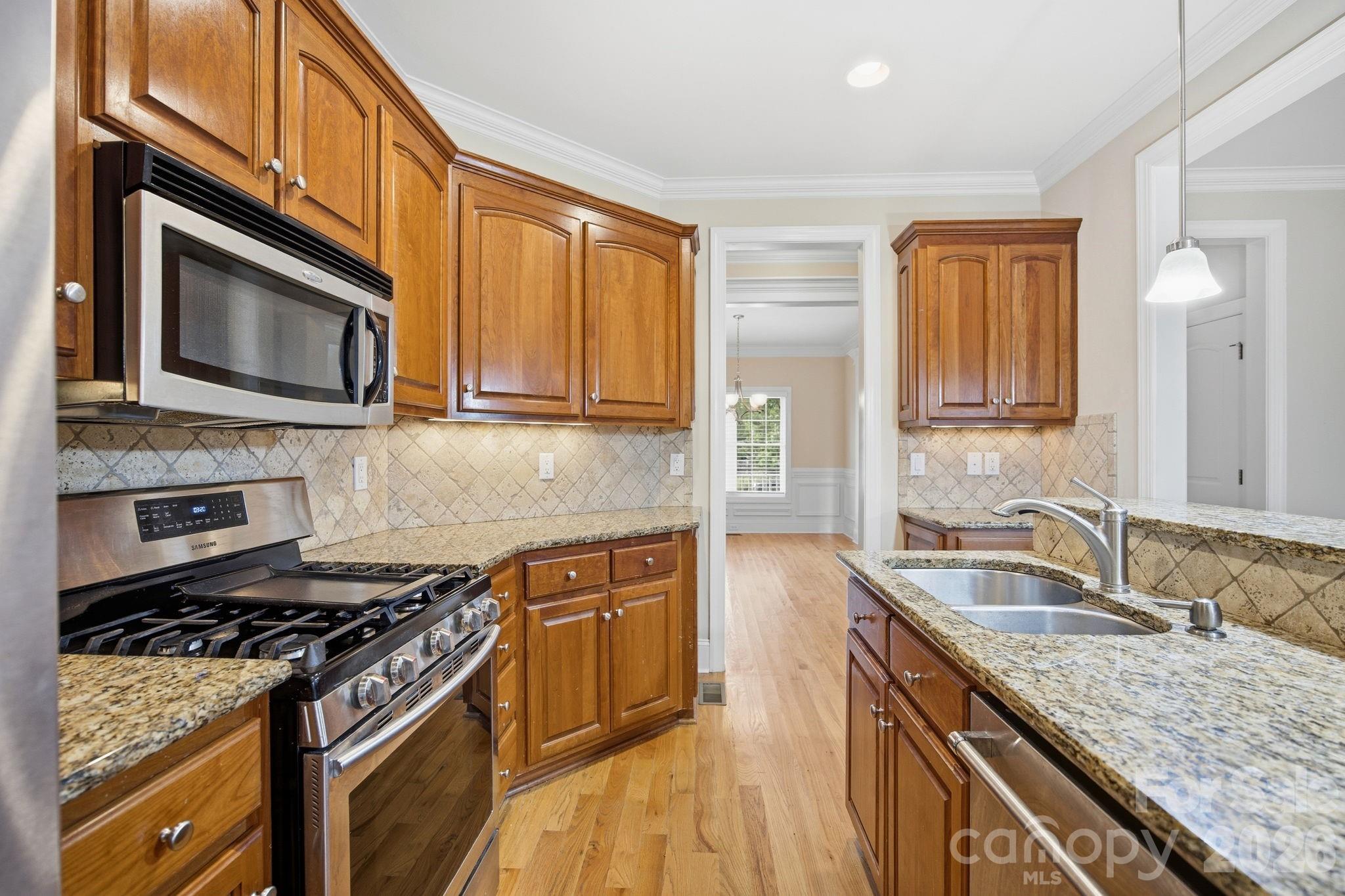 3210 Kelsey Plaza Property Photo 6