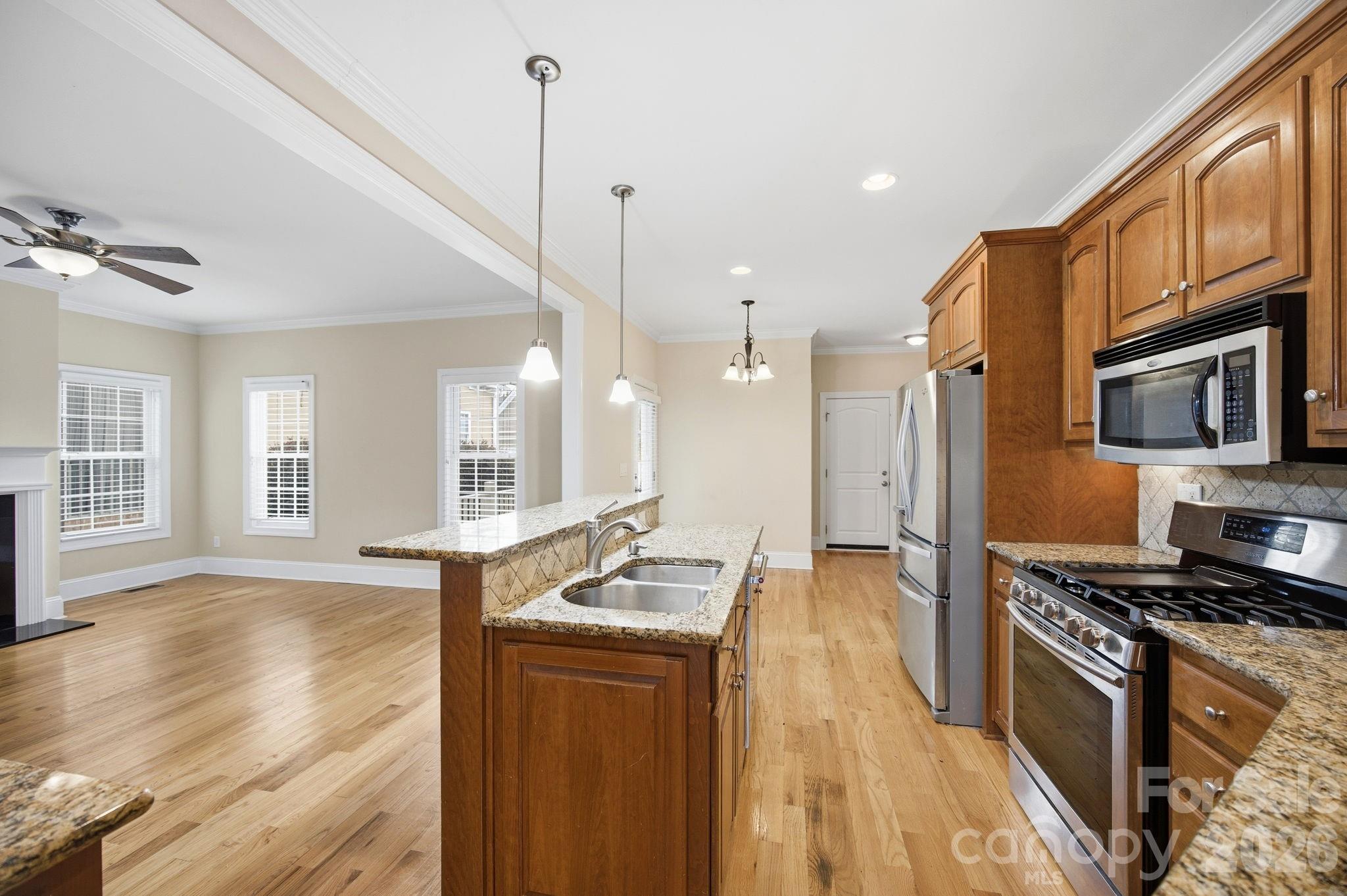 3210 Kelsey Plaza Property Photo 7