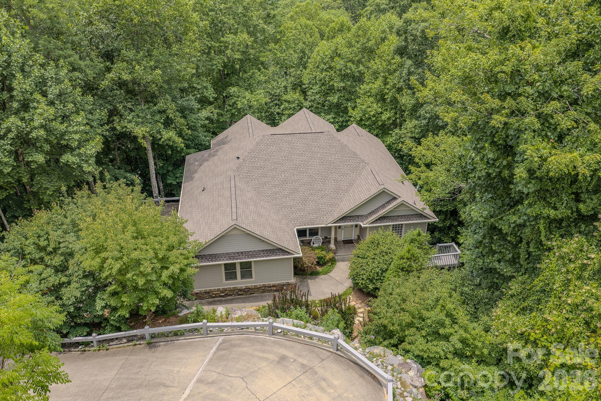 329 Mountain Crest Drive Property Photo 1