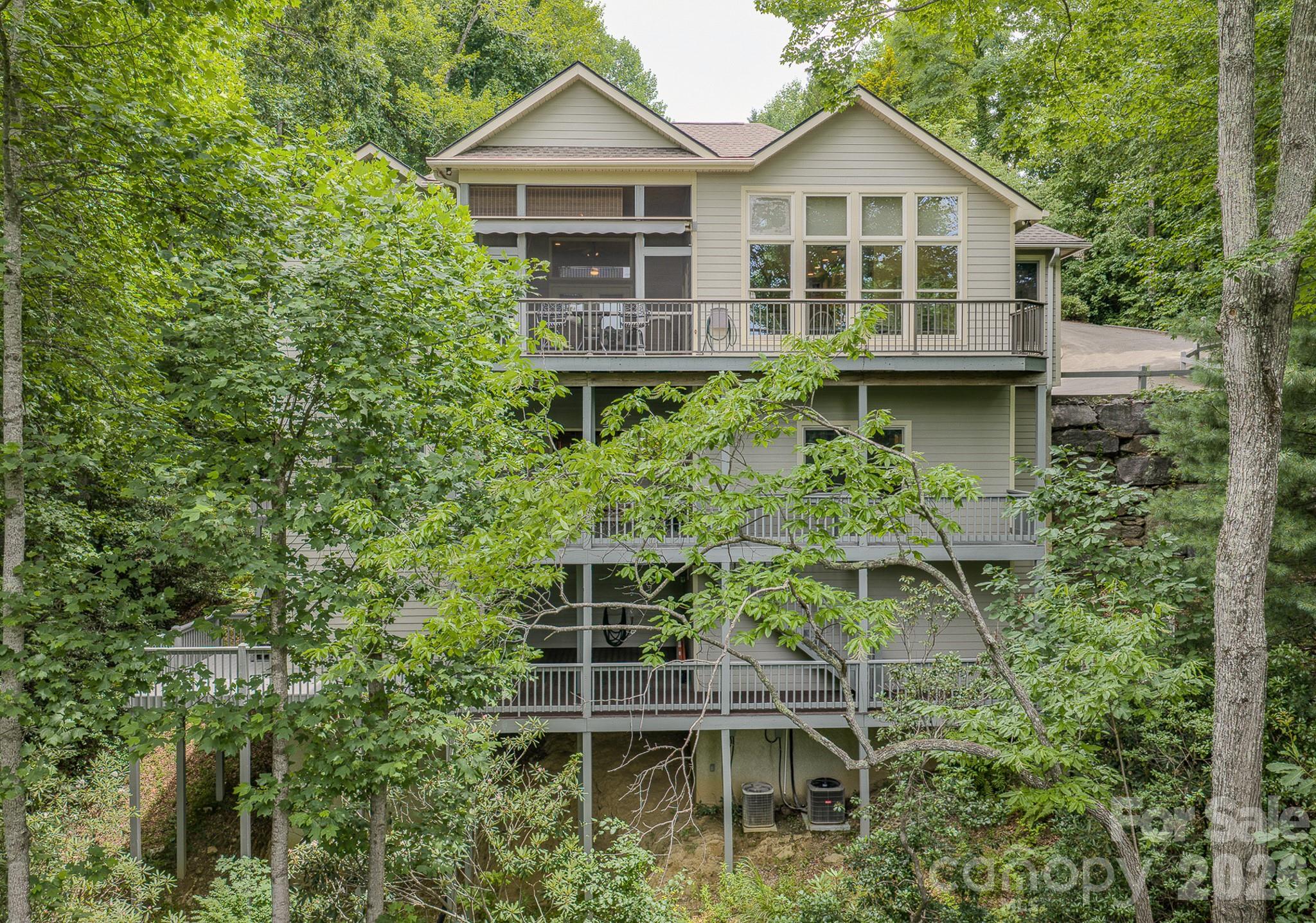 329 Mountain Crest Drive Property Photo 2