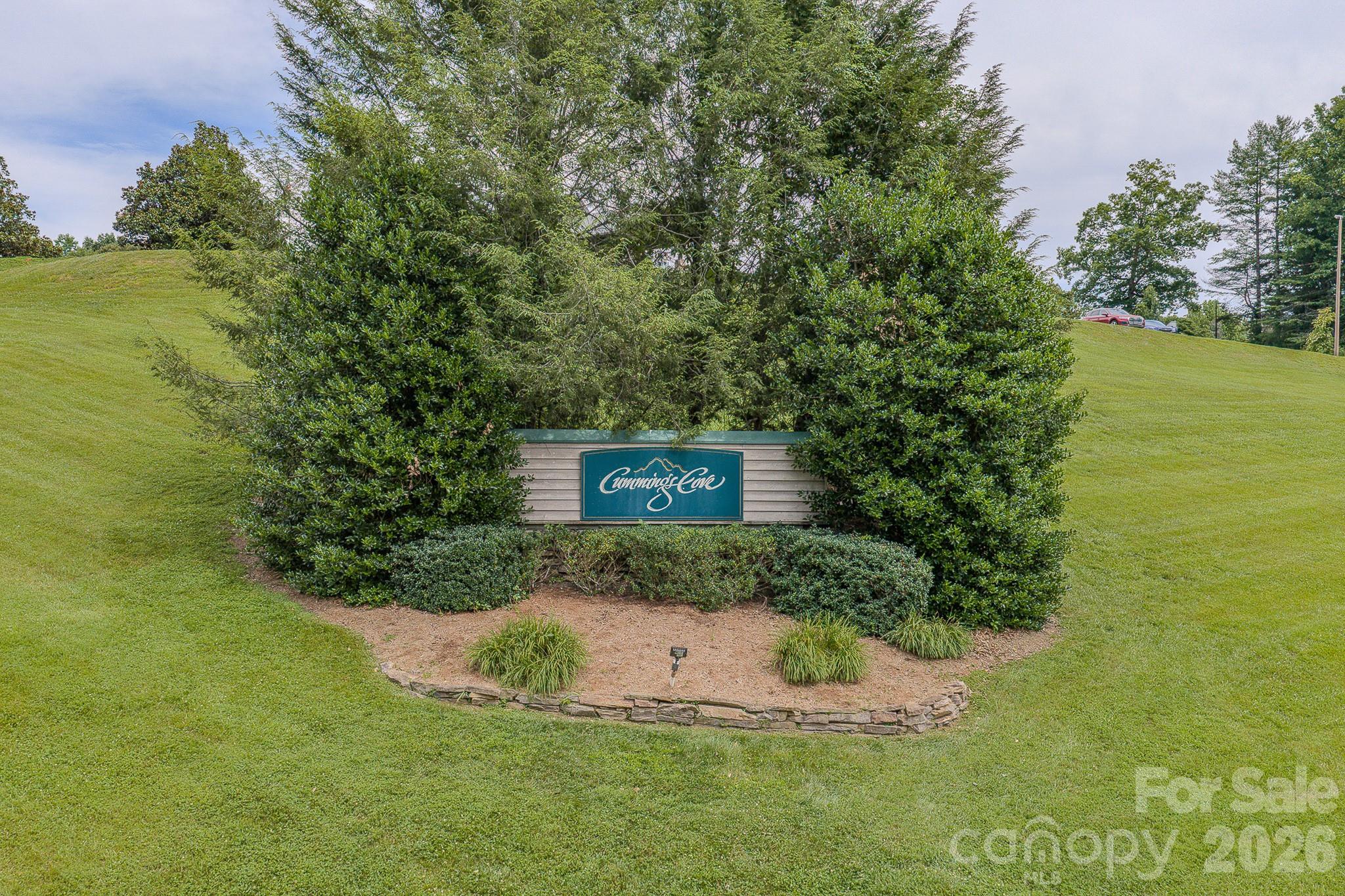 329 Mountain Crest Drive Property Photo 3