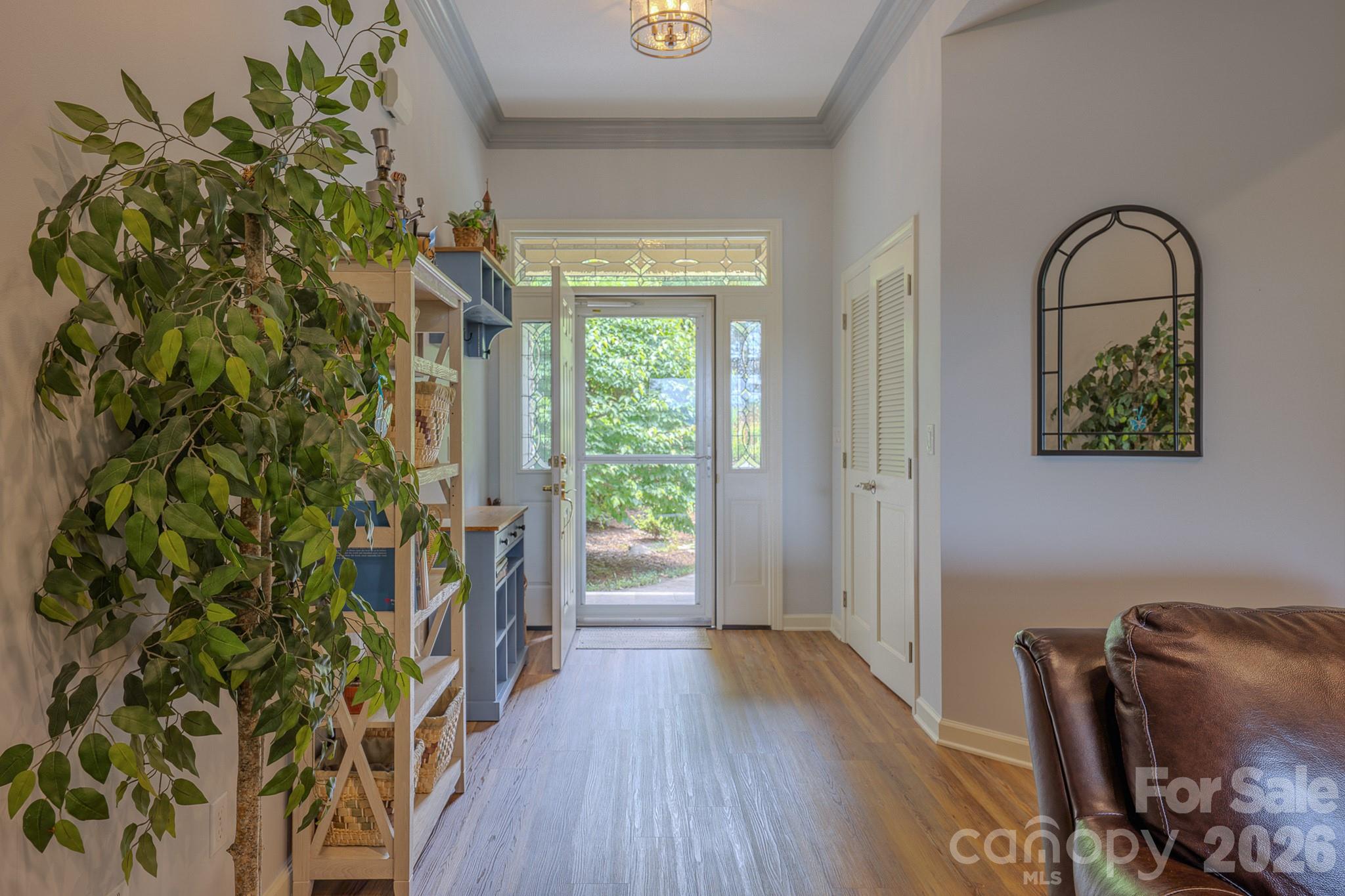 329 Mountain Crest Drive Property Photo 6