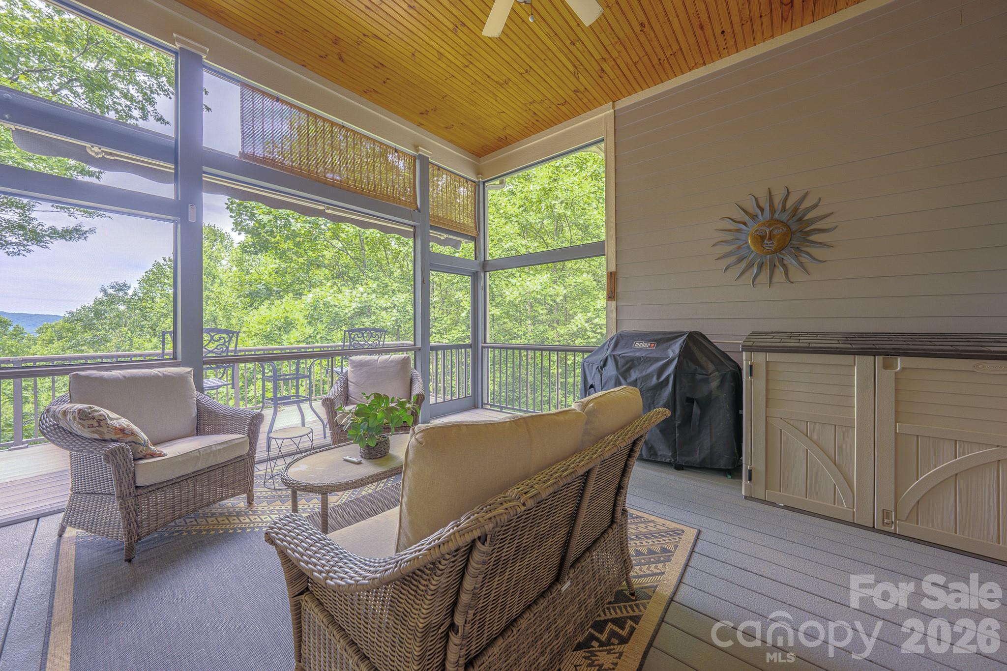 329 Mountain Crest Drive Property Photo 14