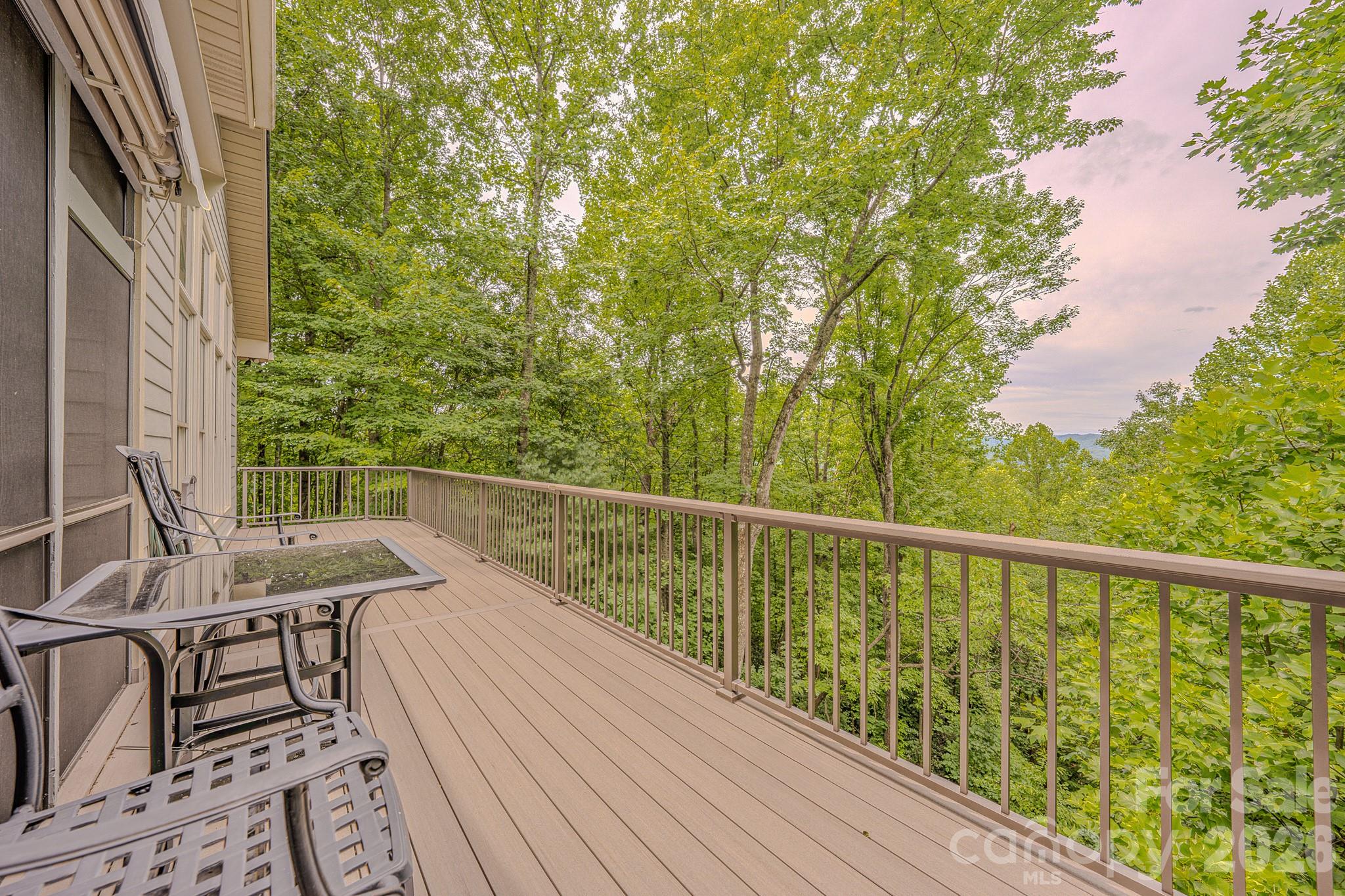 329 Mountain Crest Drive Property Photo 16