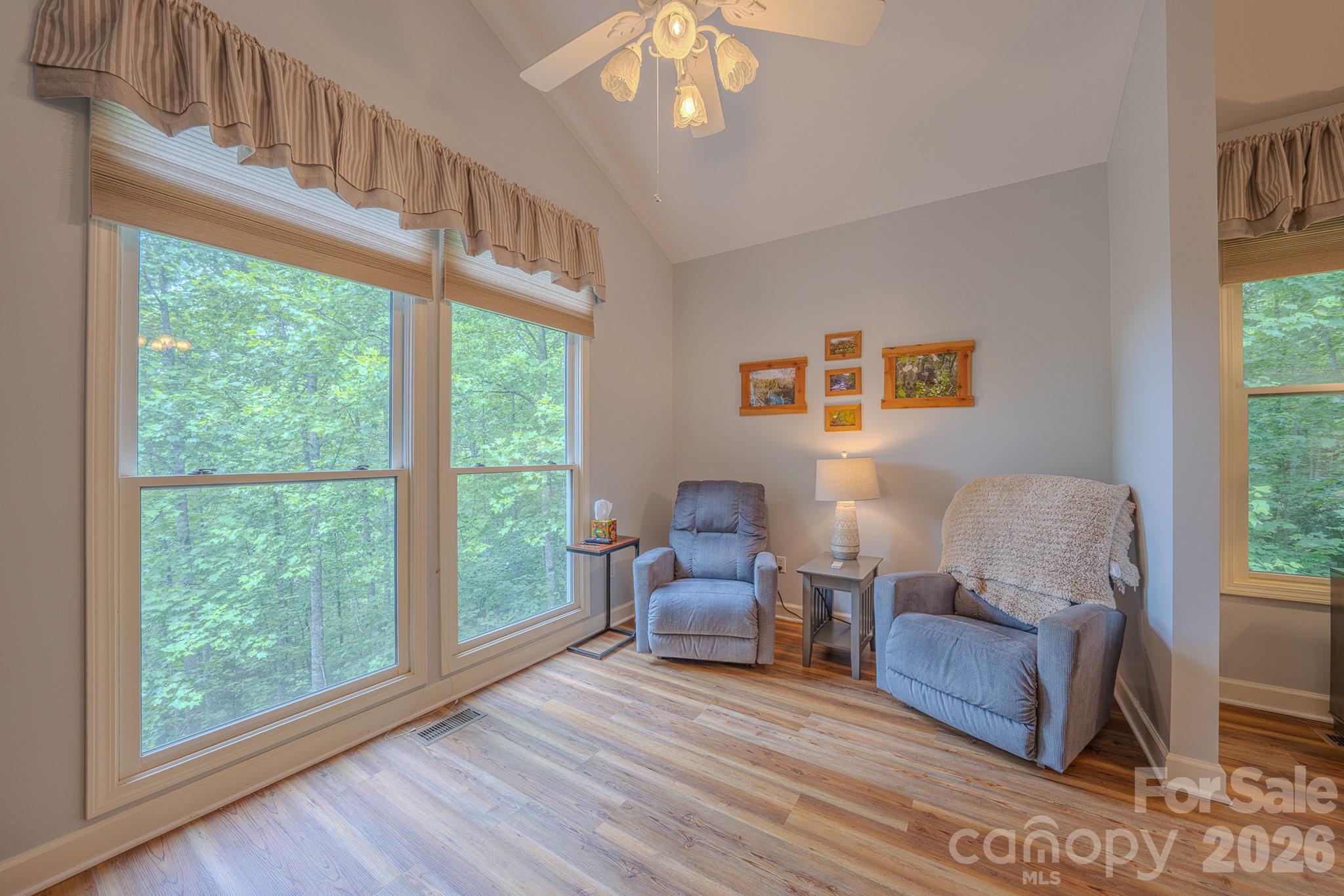 329 Mountain Crest Drive Property Photo 19