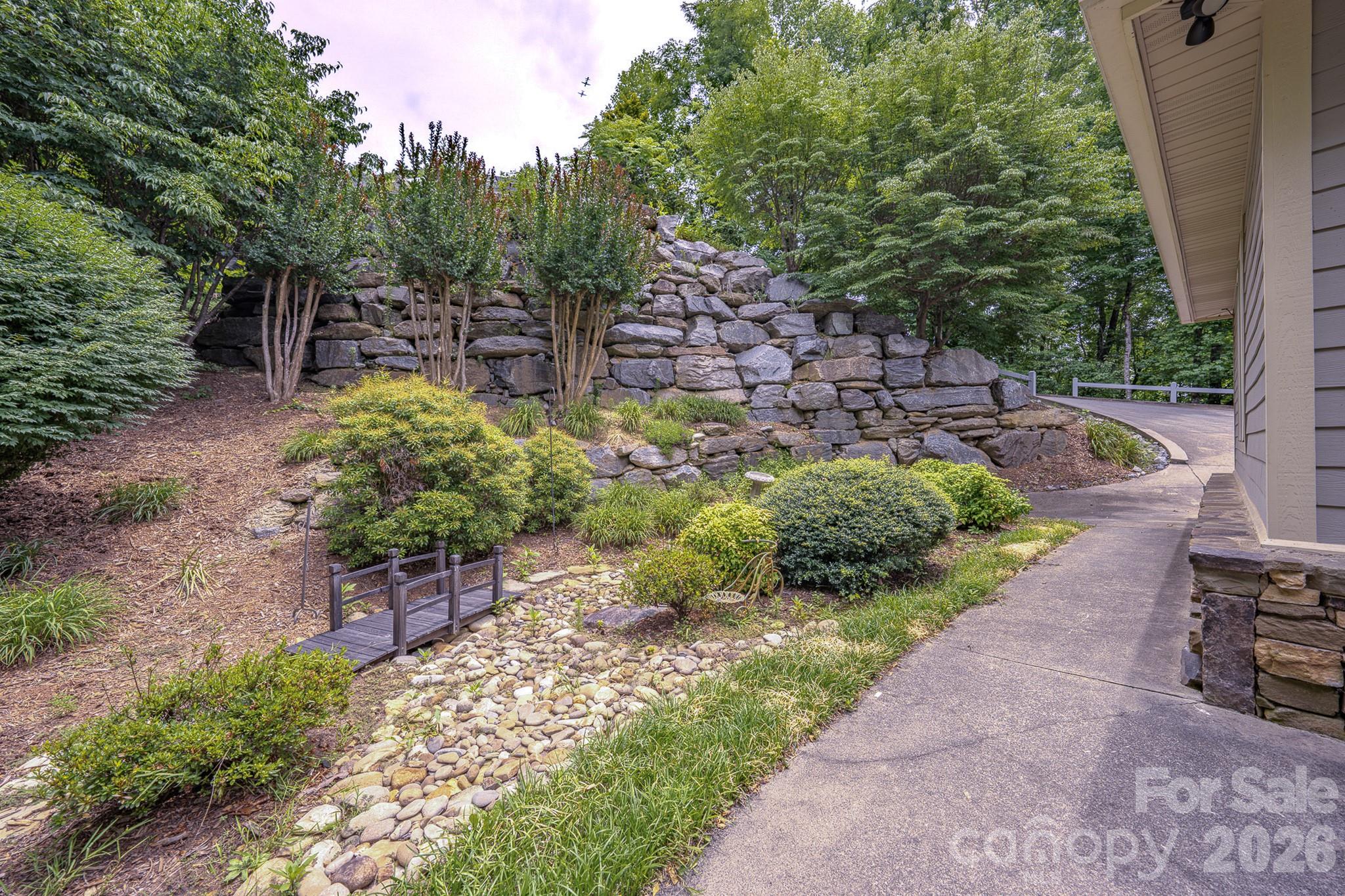 329 Mountain Crest Drive Property Photo 34