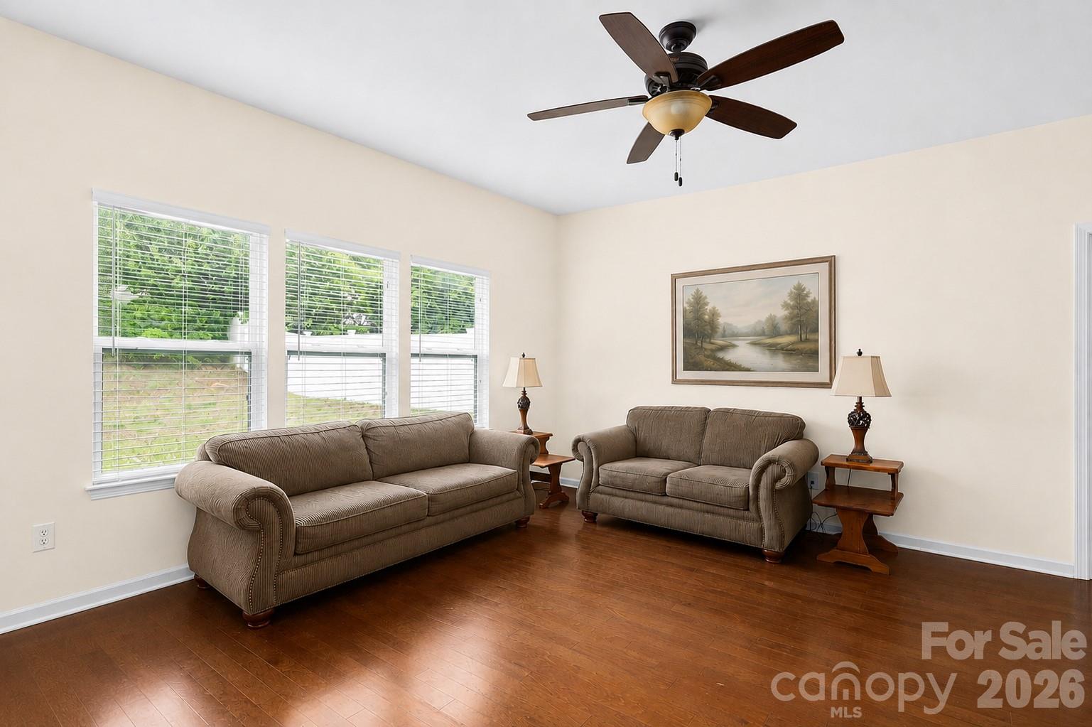 427 Inlet Place Drive Property Photo 2