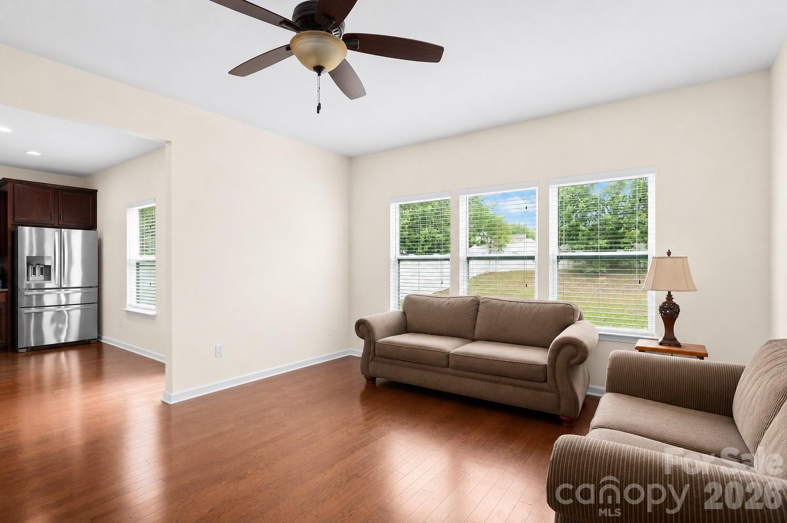427 Inlet Place Drive Property Photo 3