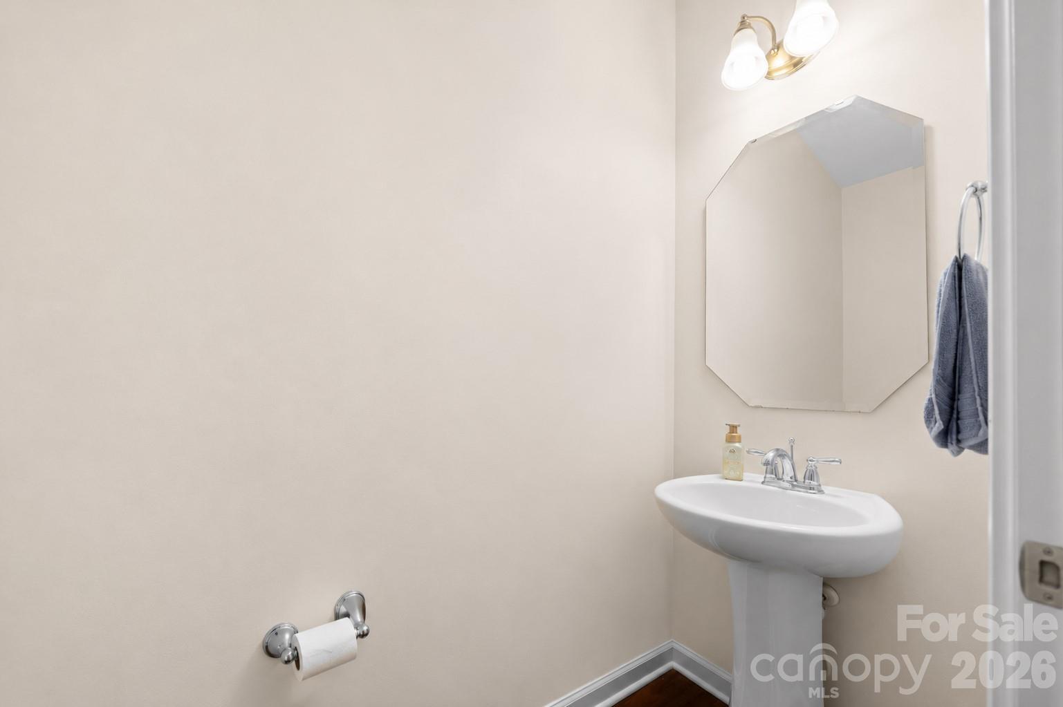 427 Inlet Place Drive Property Photo 11