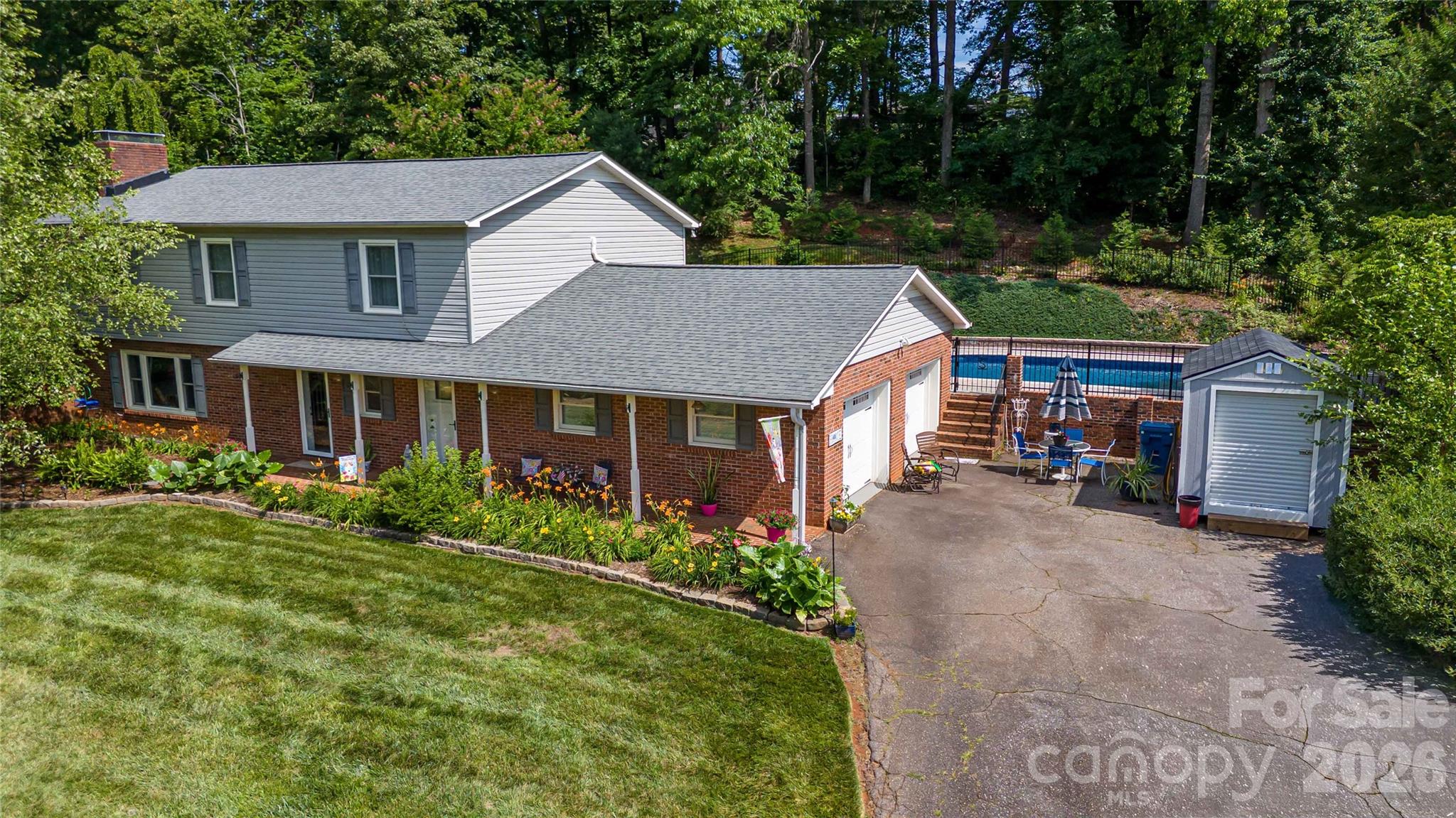 2959 Ramblewoods Drive Property Photo 1