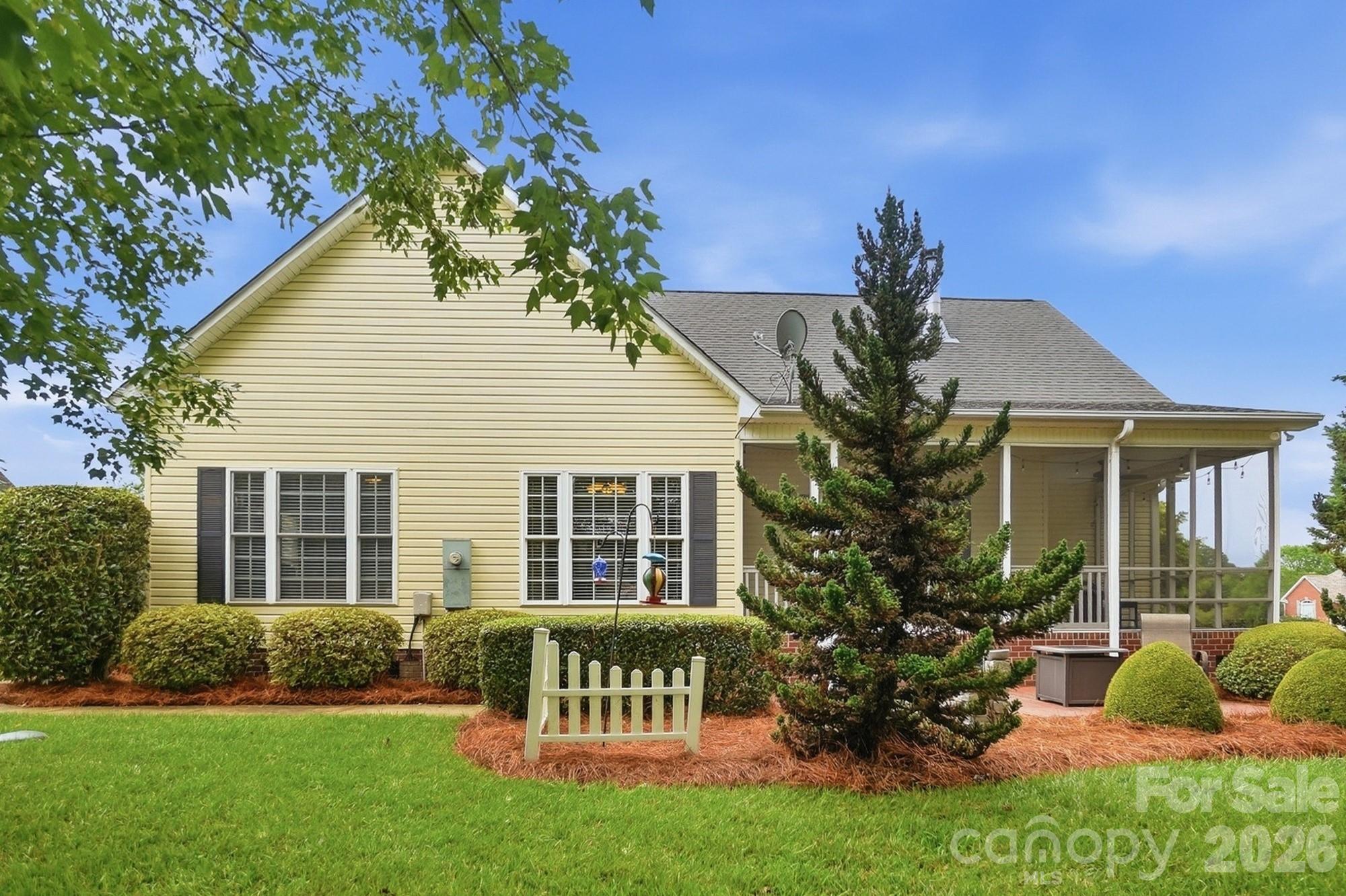 258 Glenwood Drive Property Photo 4