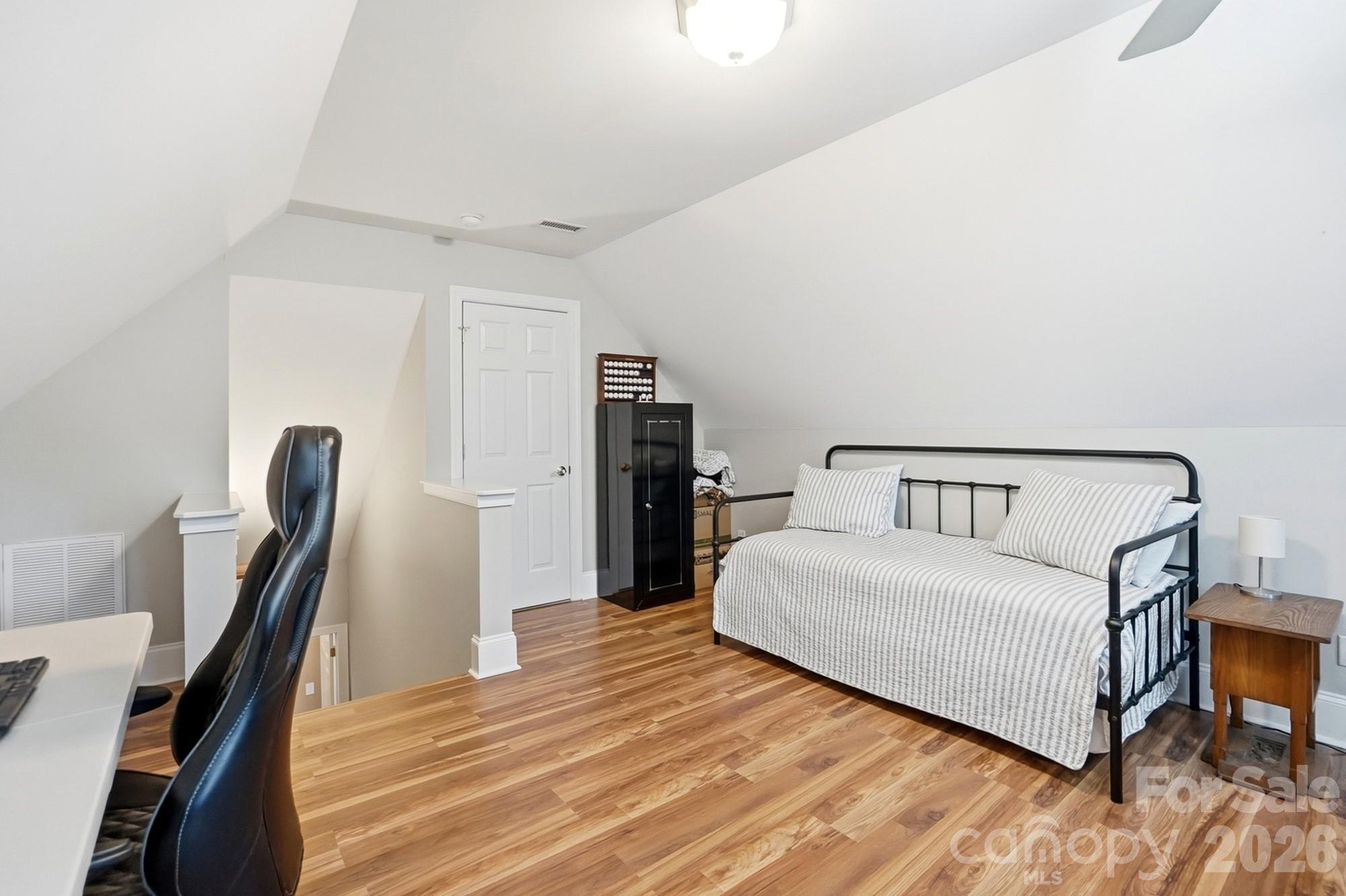 258 Glenwood Drive Property Photo 28