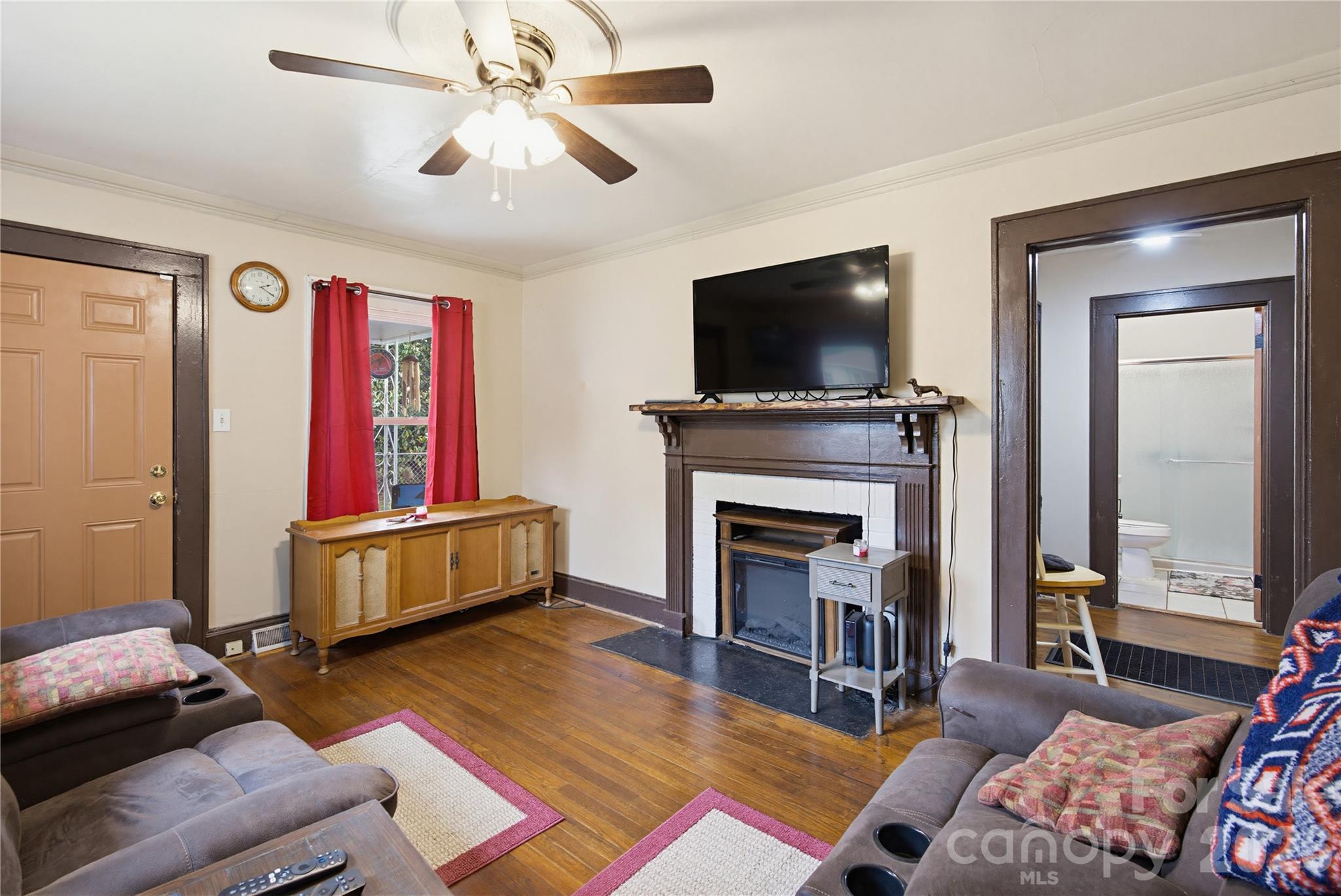 734 Tanglewood Drive Property Photo 9