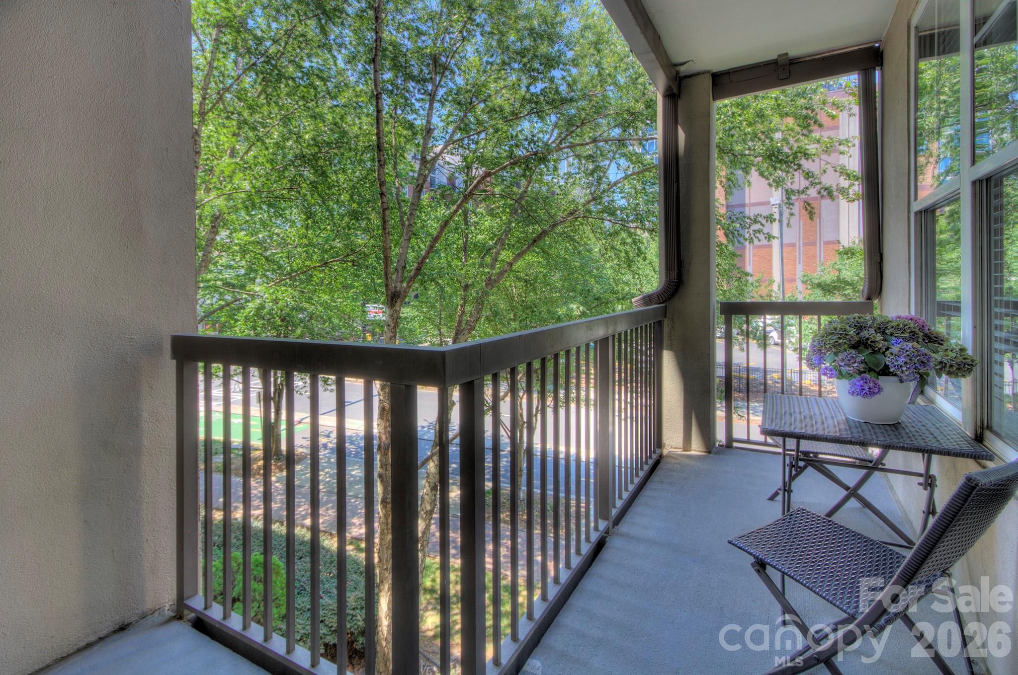 405 W 7th Street 303 Property Photo 17