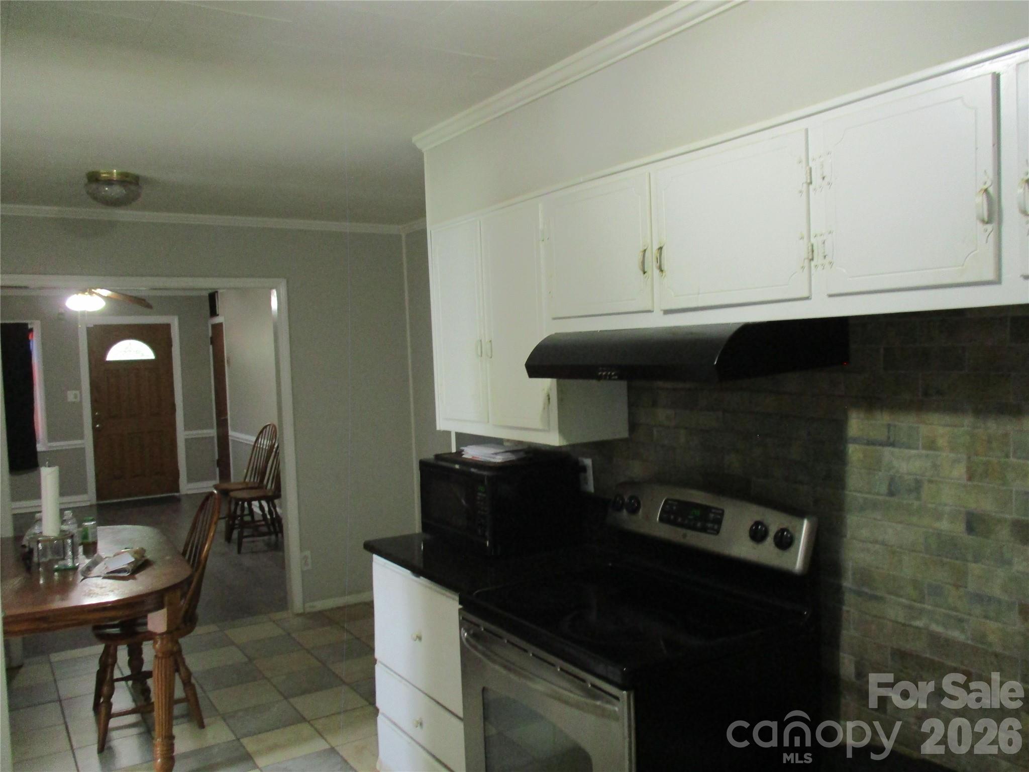 307 6th Street Property Photo 9