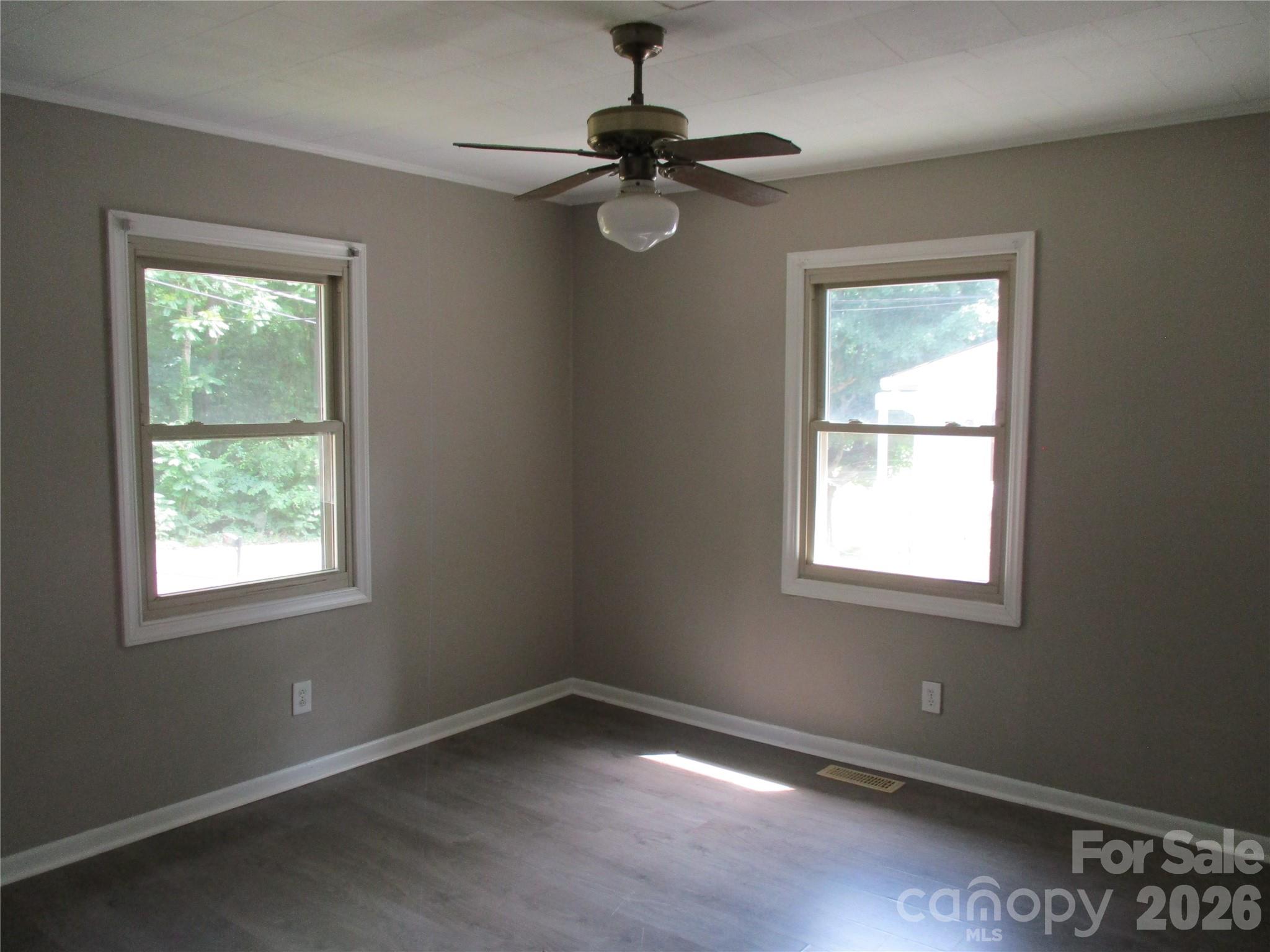 307 6th Street Property Photo 12