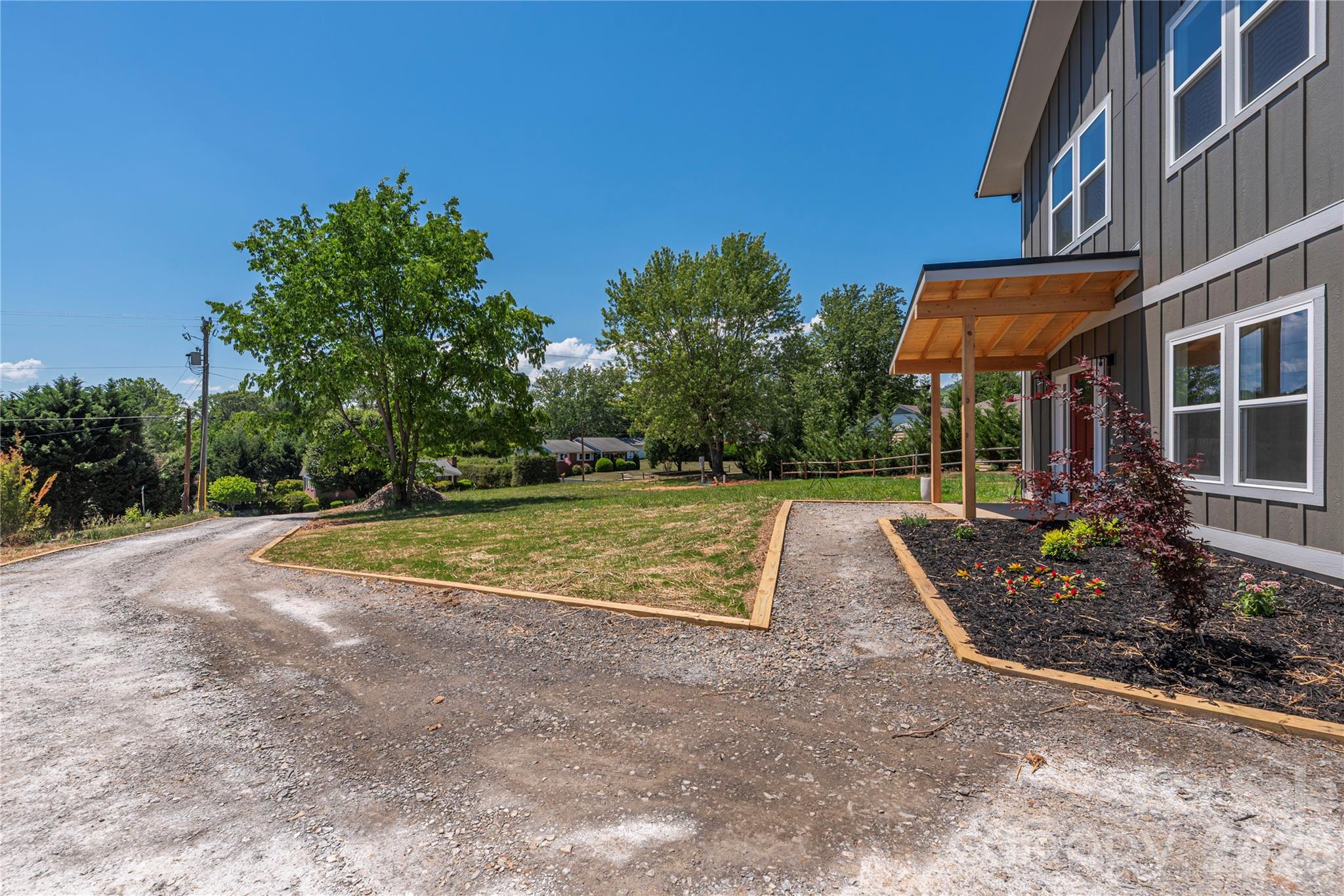 32 Oak Hill Road Property Photo 3