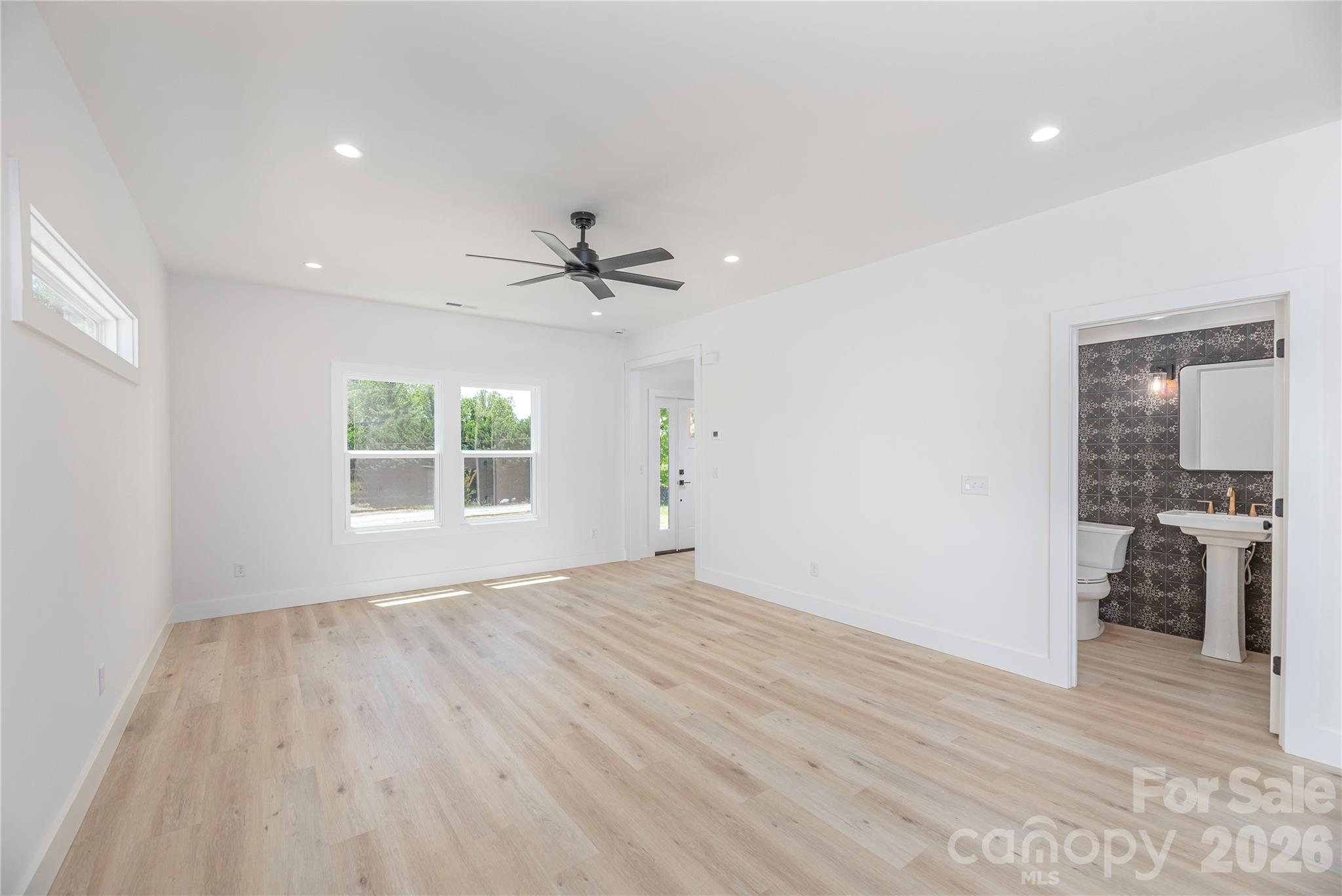 32 Oak Hill Road Property Photo 6