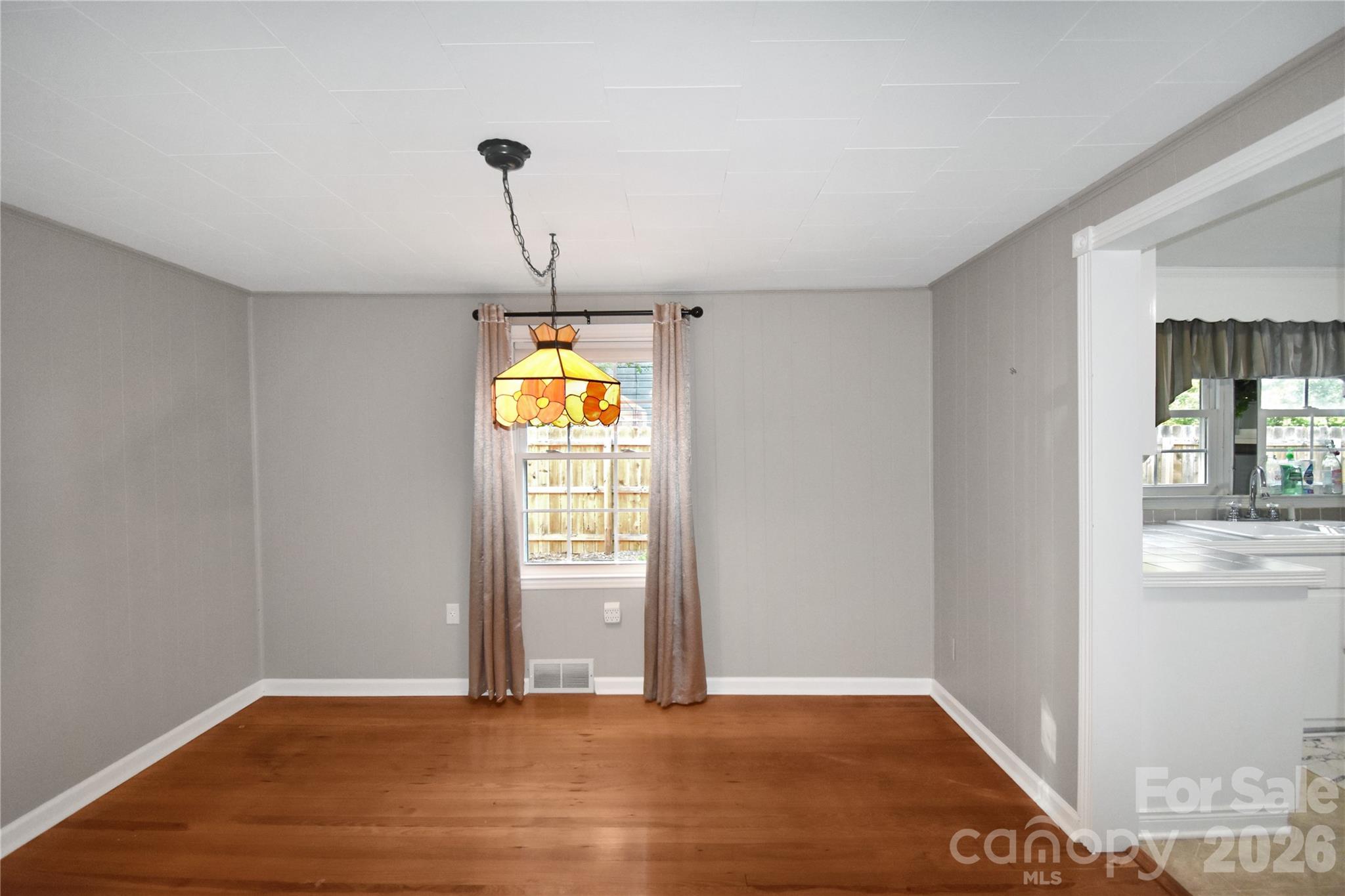 212 Sharon Avenue Property Photo 15