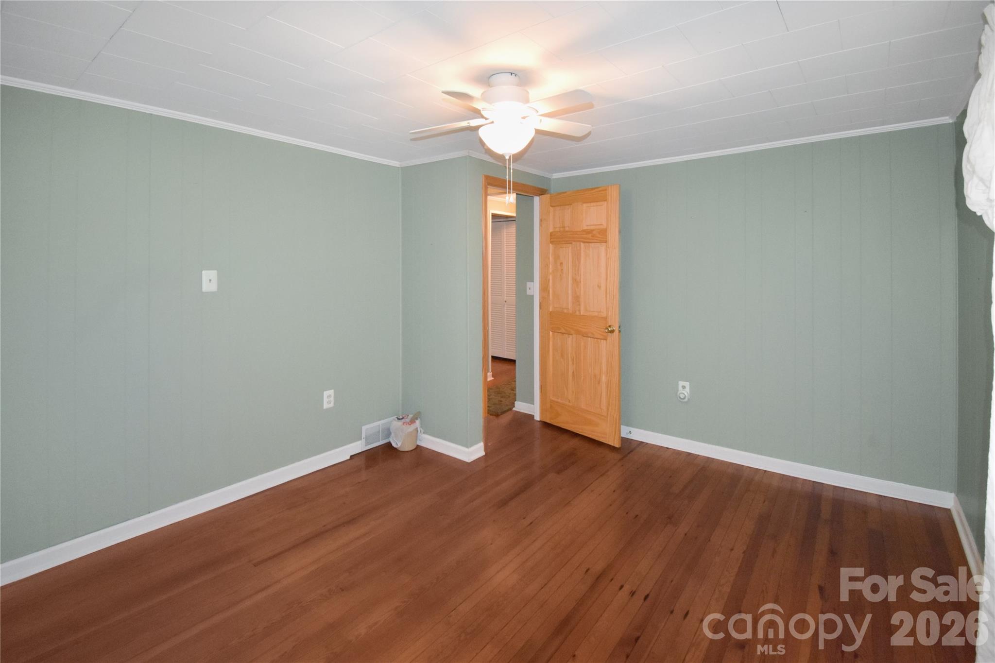 212 Sharon Avenue Property Photo 23