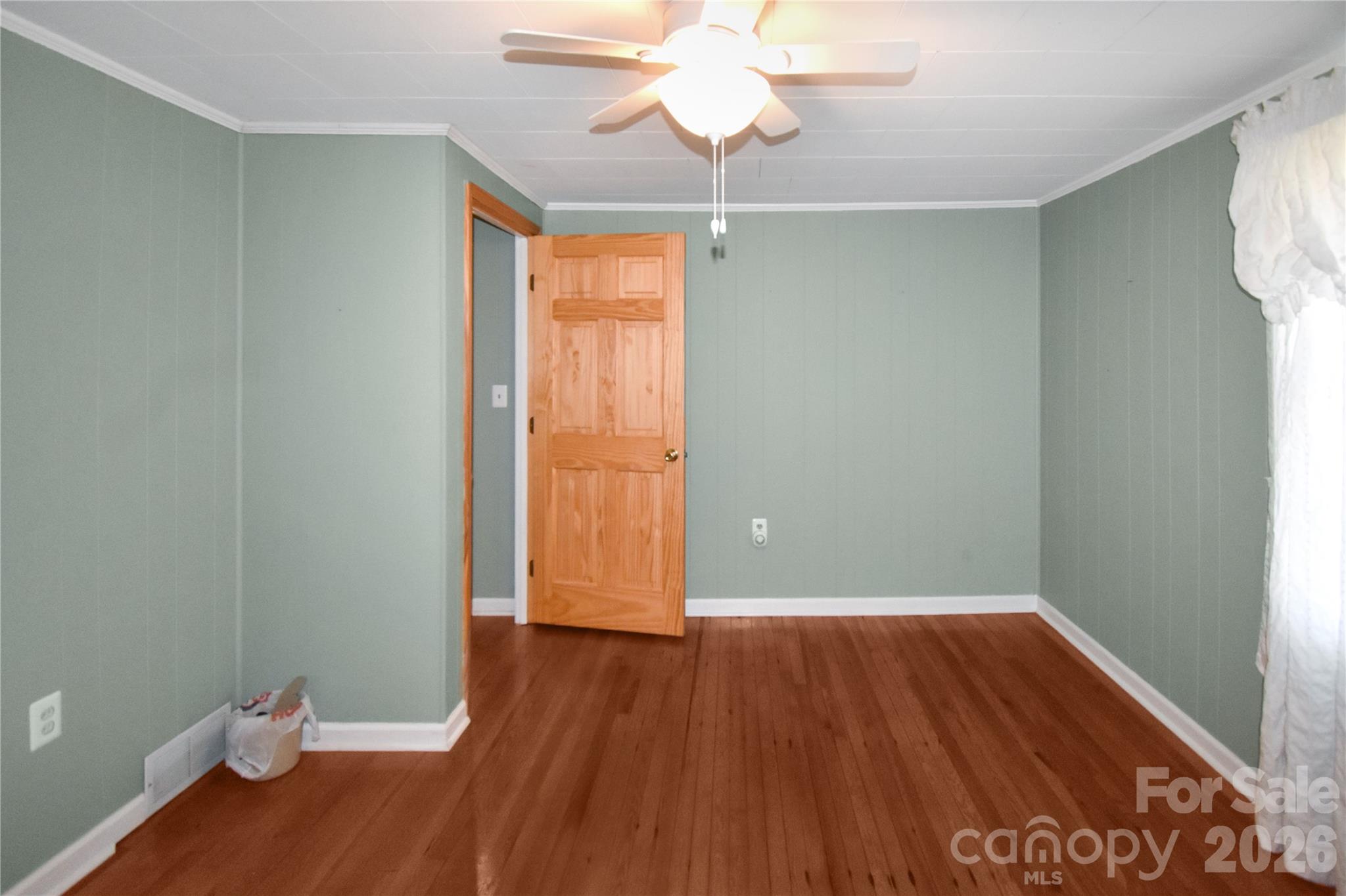 212 Sharon Avenue Property Photo 24